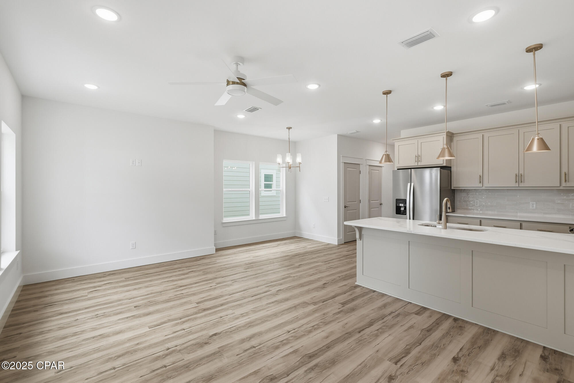 Image 12 For 924 Grace Avenue