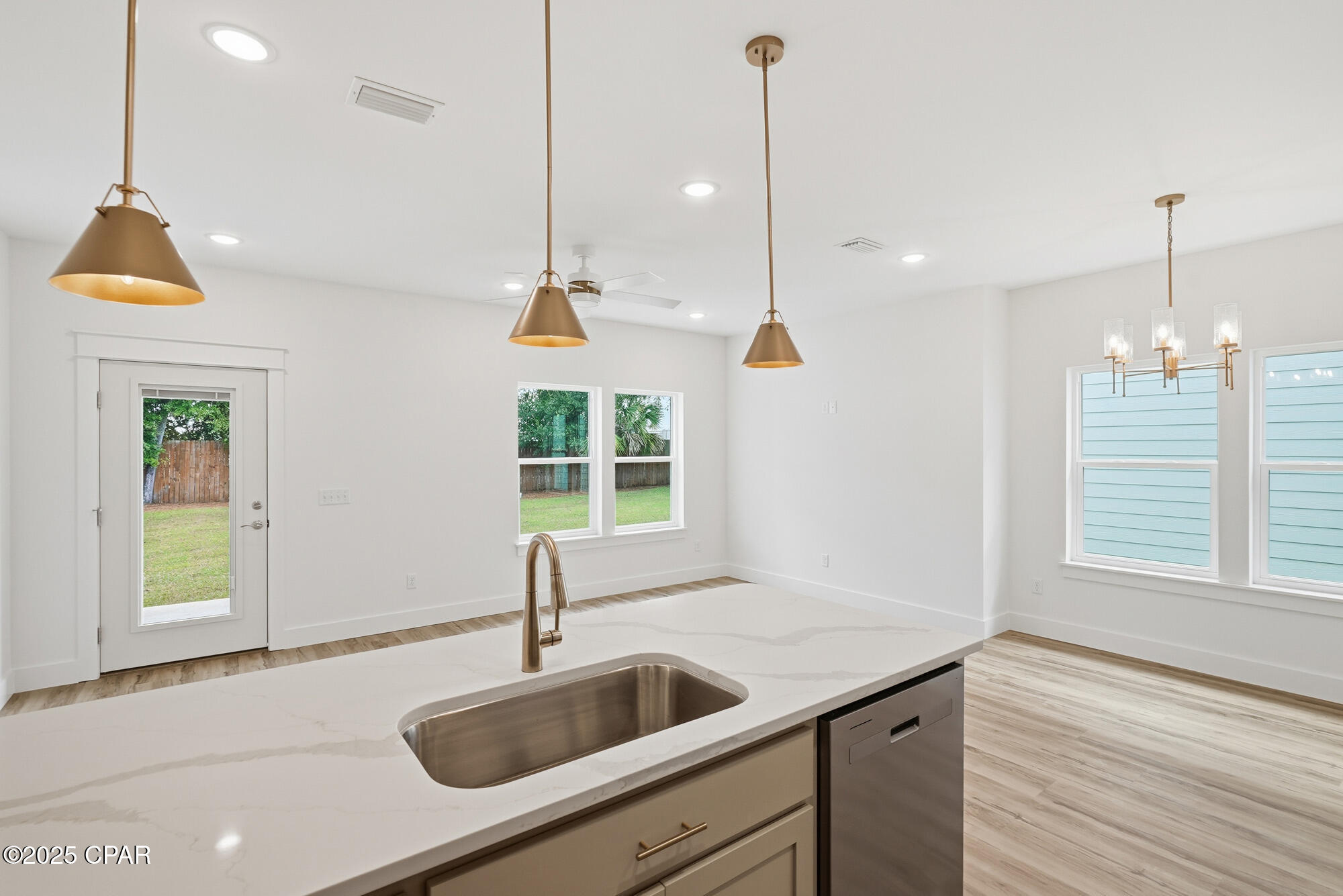 Image 14 For 924 Grace Avenue