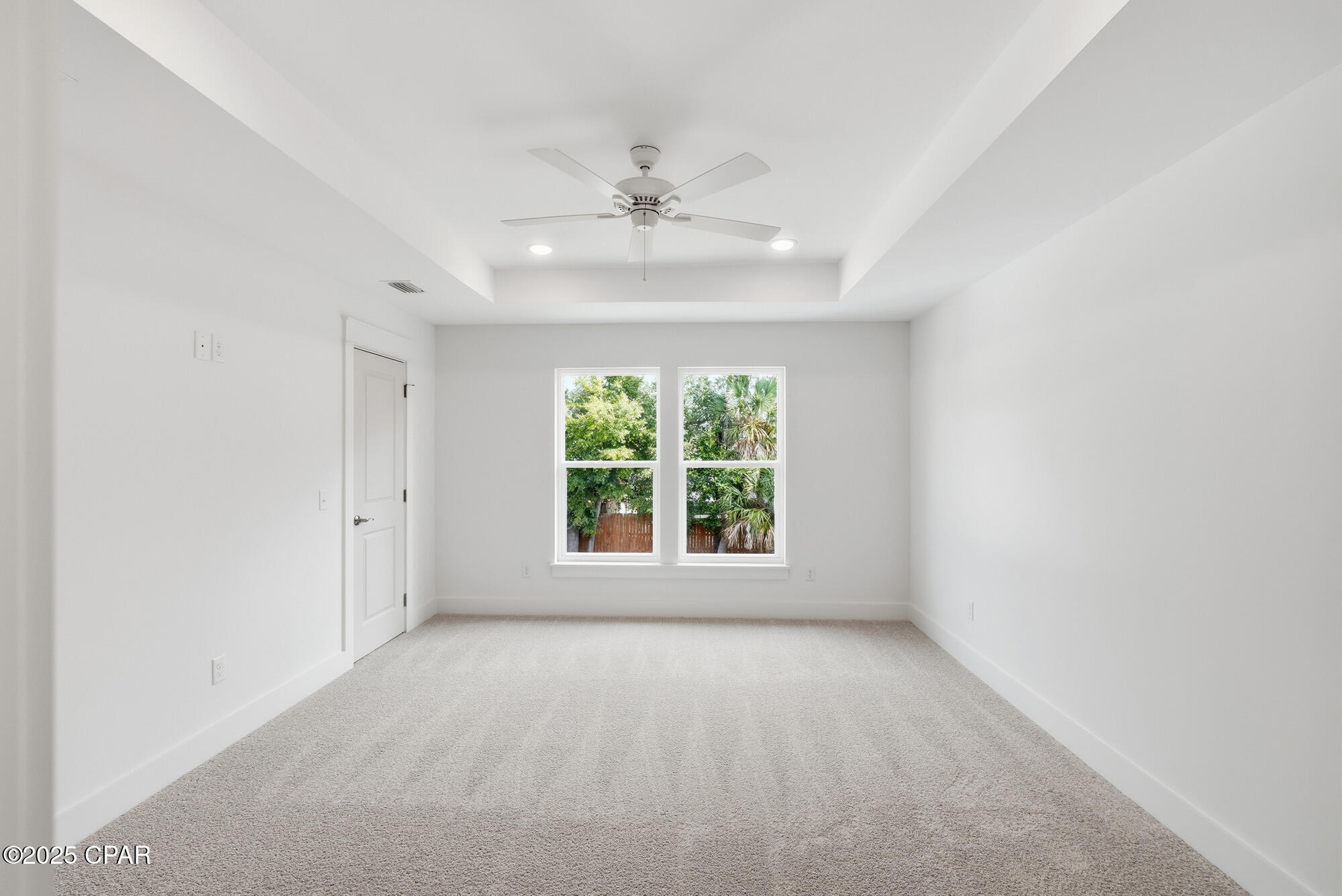 Image 19 For 924 Grace Avenue