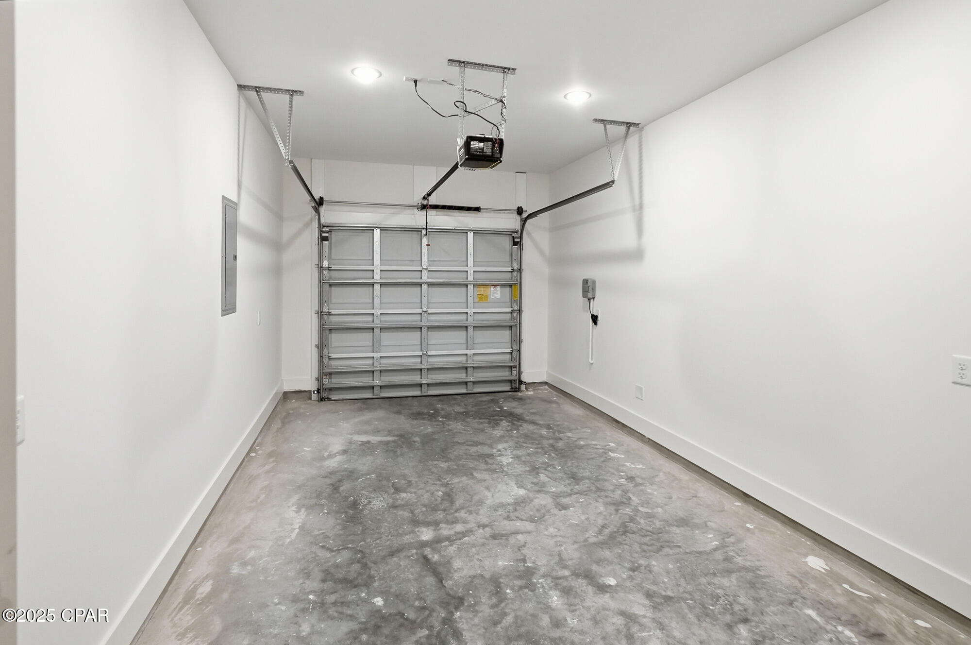 Image 30 For 924 Grace Avenue