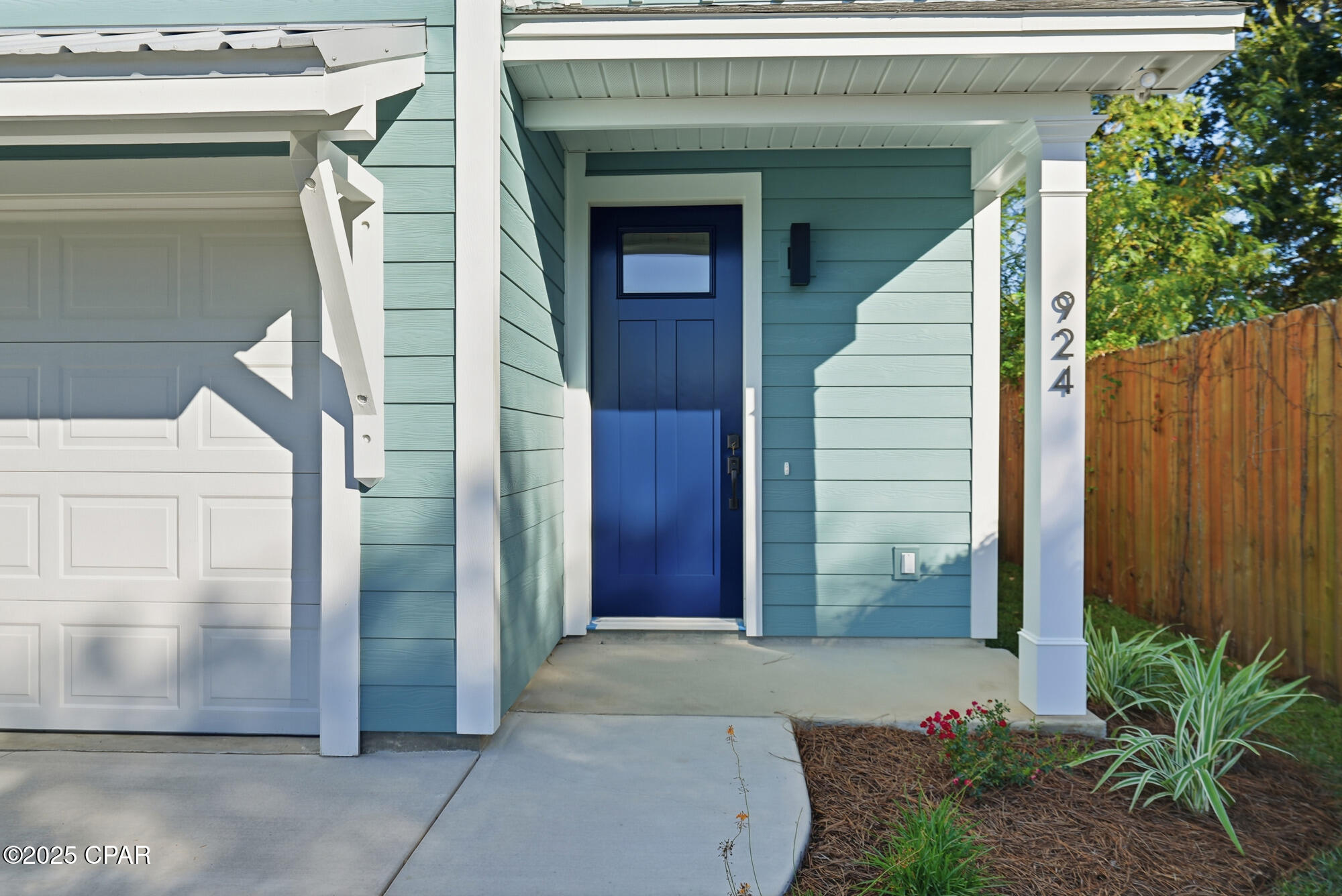 Image 4 For 924 Grace Avenue