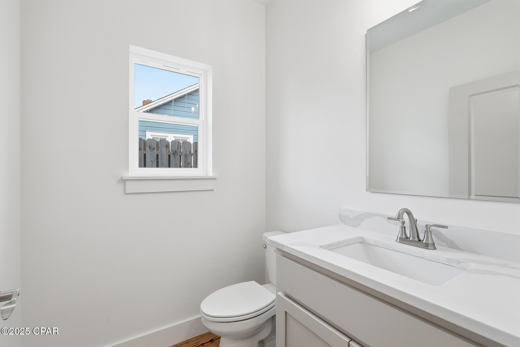 Image 7 For 924 Grace Avenue