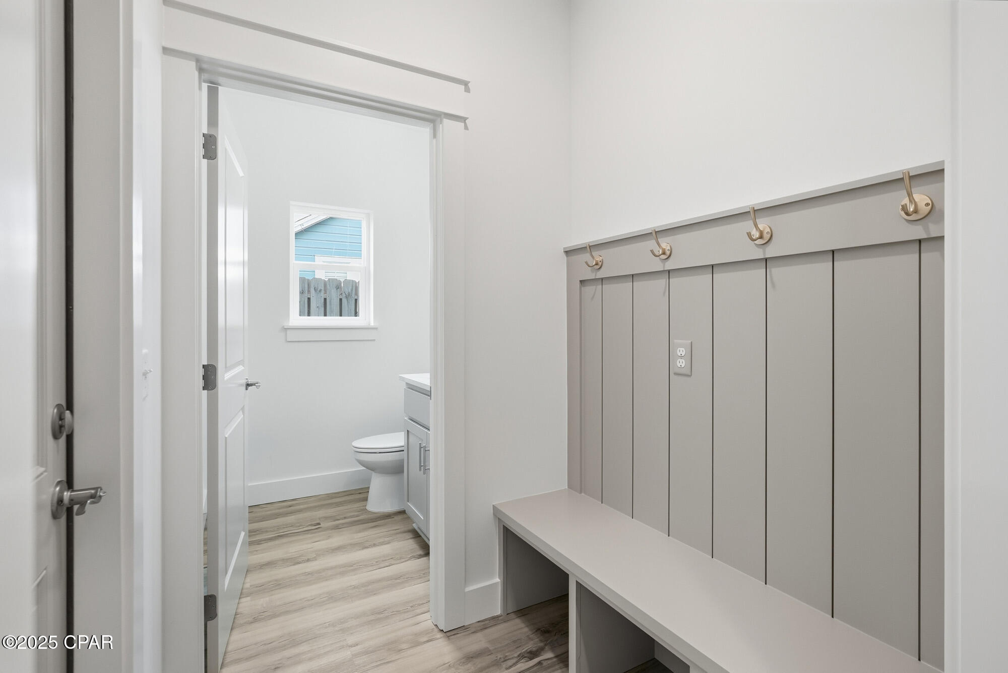 Image 7 For 924 Grace Avenue