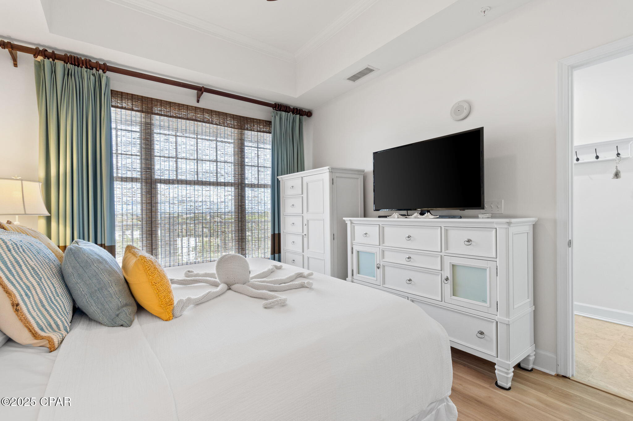 Listing photo id 5 for 4100 Marriott Drive 706