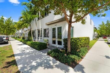 Landmark At Doral Central