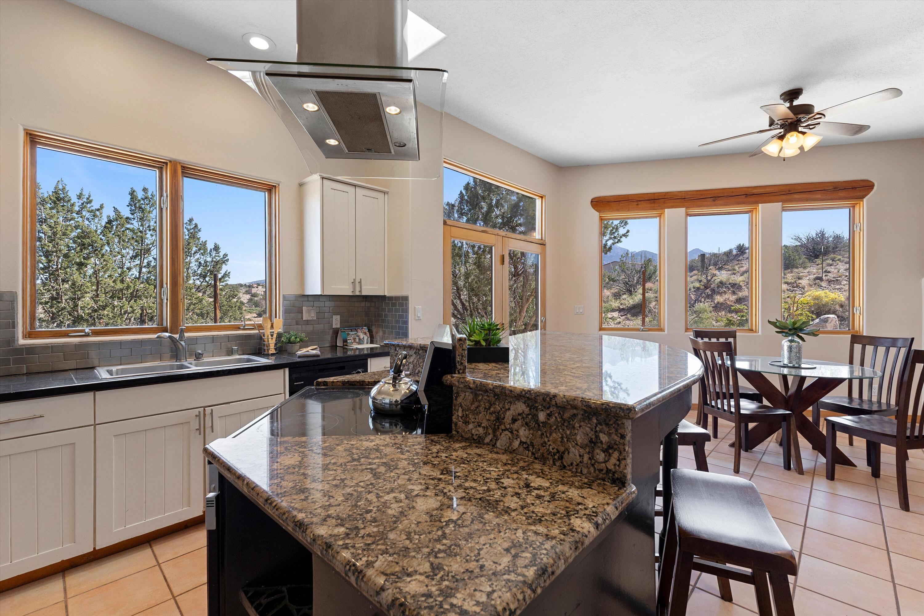 36 Vista Sandia Court Kitchen