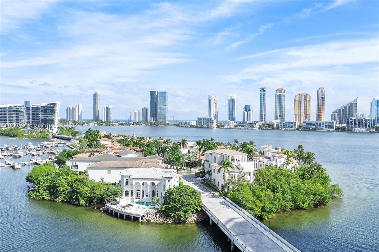 Condo for Sale in Aventura, FL