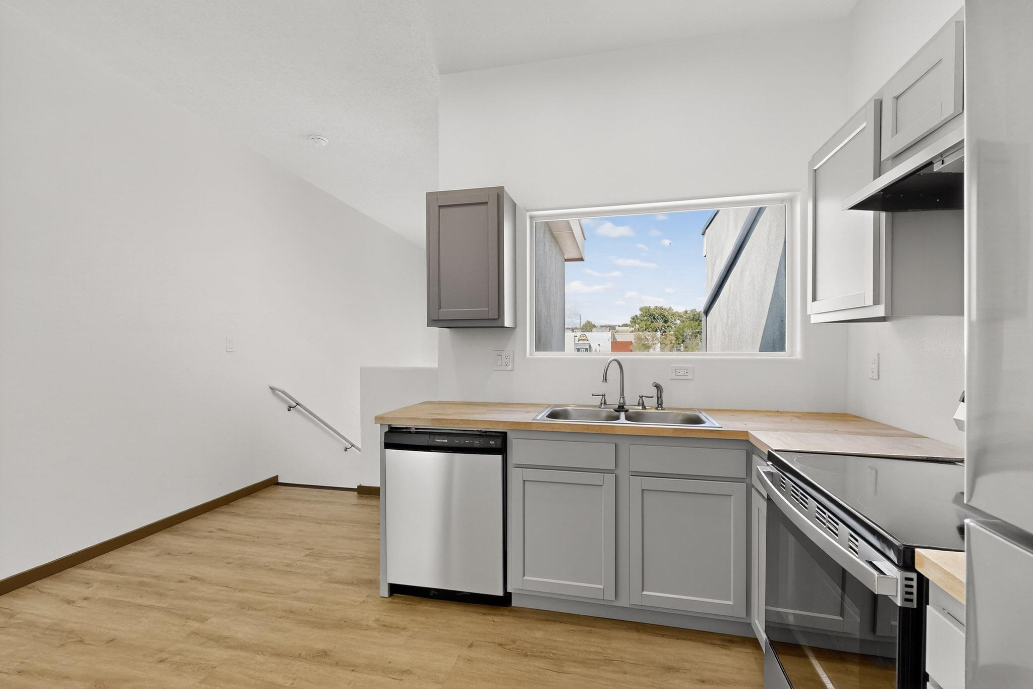 9368 Valley View Drive NW 5 Kitchen