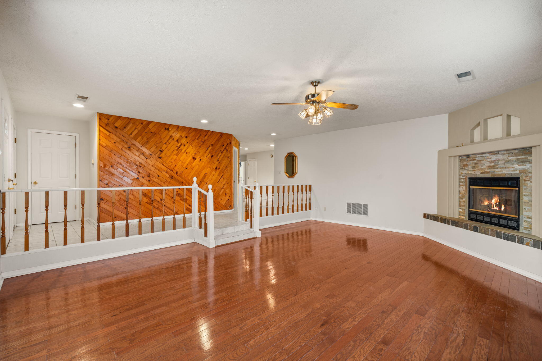 2233 Julie Avenue SW Living Room