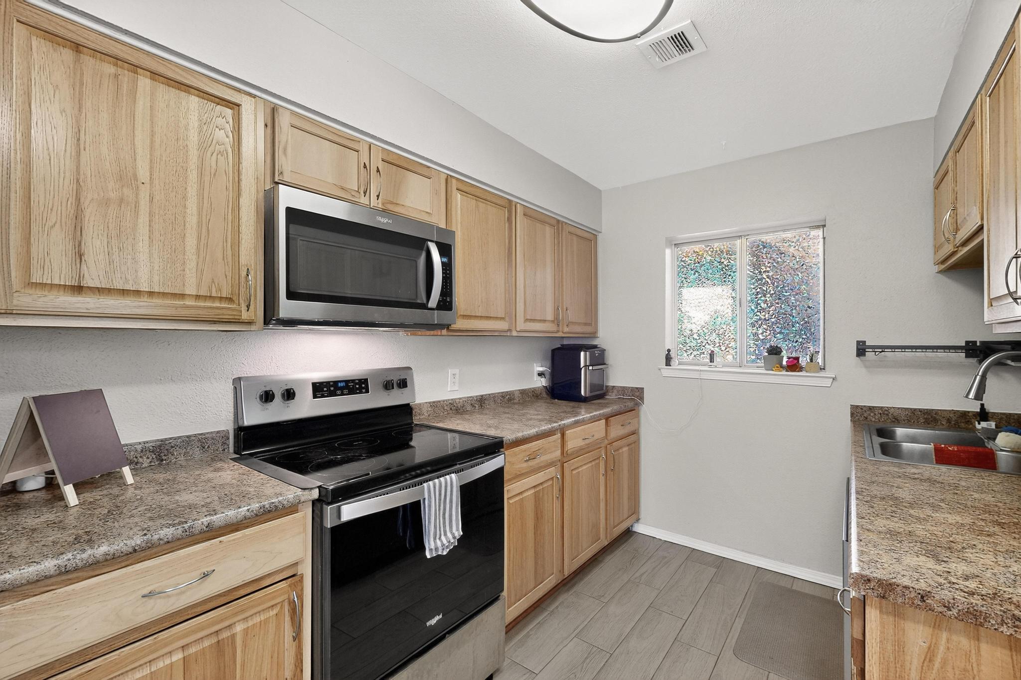 4200 Montgomery Boulevard NE 209 Kitchen