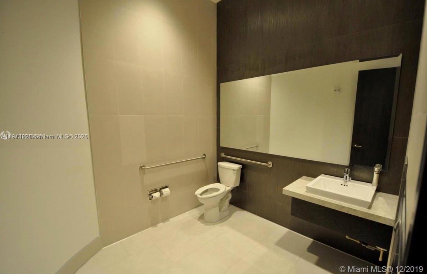 851 NE 1st Ave #903, Miami FL 33132
