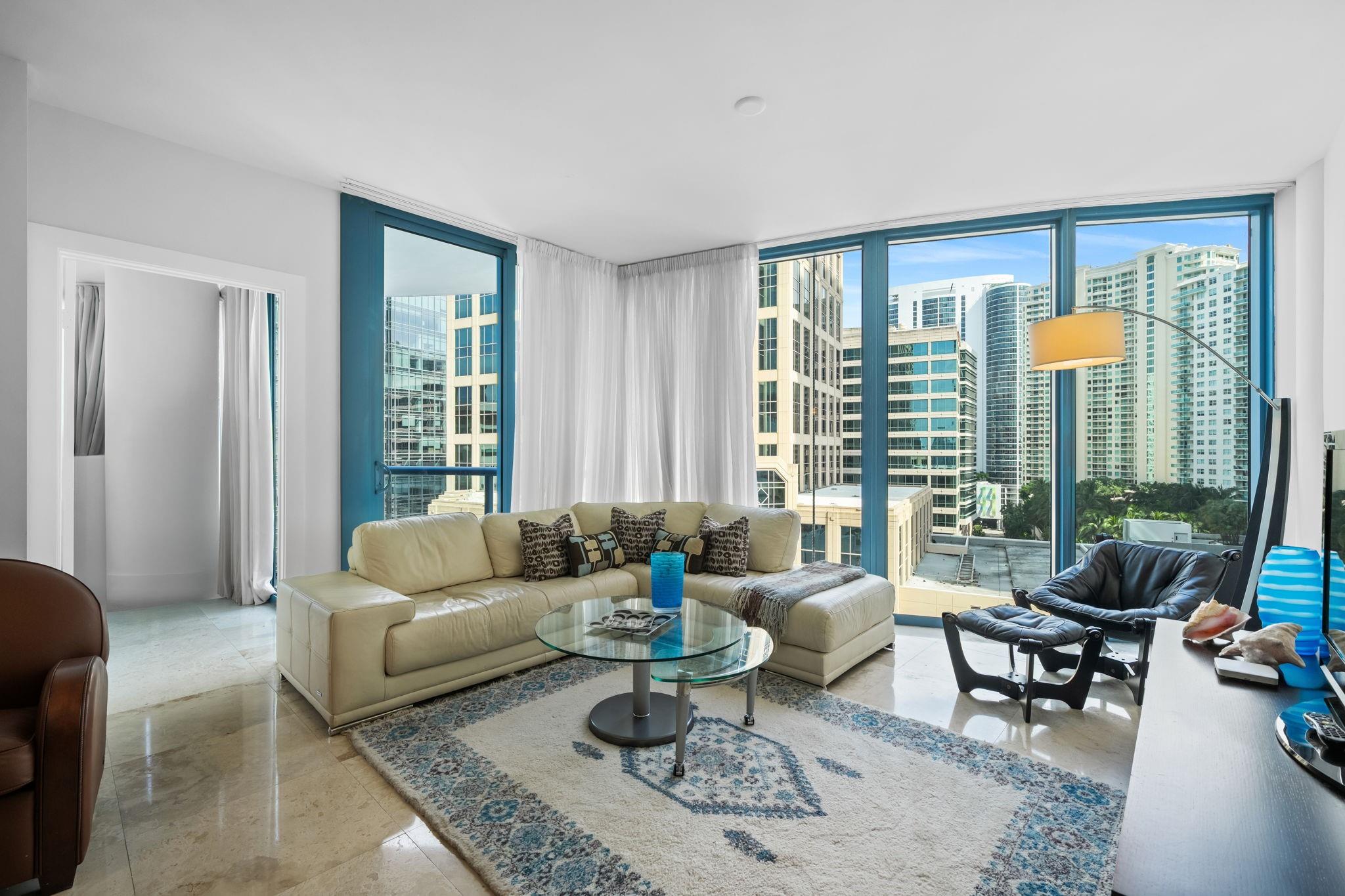 Las Olas River House