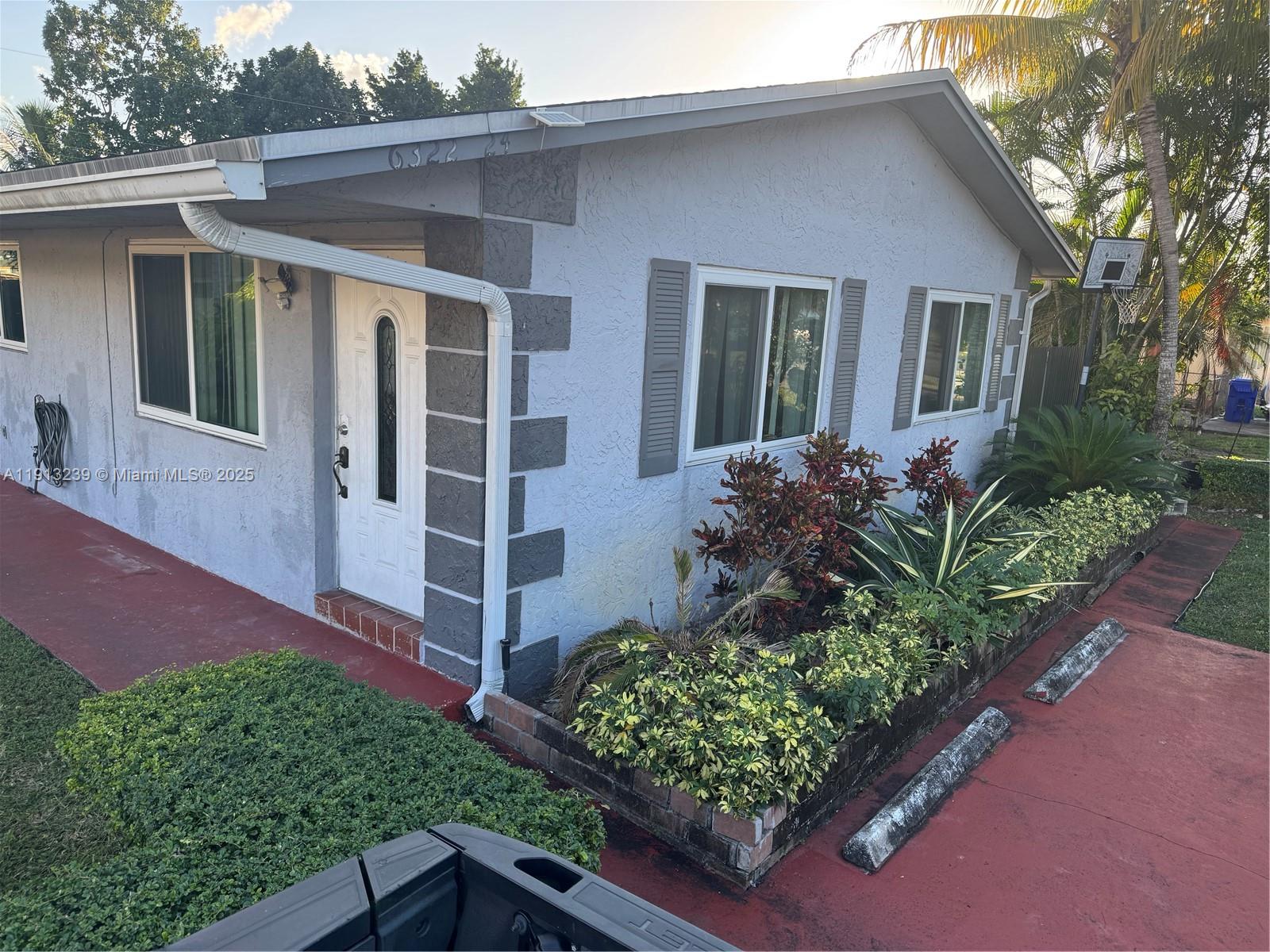 6322-6324 Eaton St Unit 1-2, Hollywood, Florida 33024