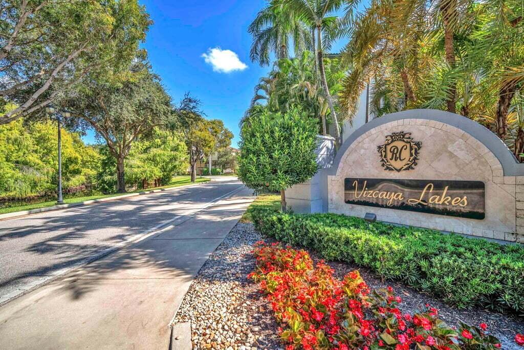 Vizcaya Lakes Condo