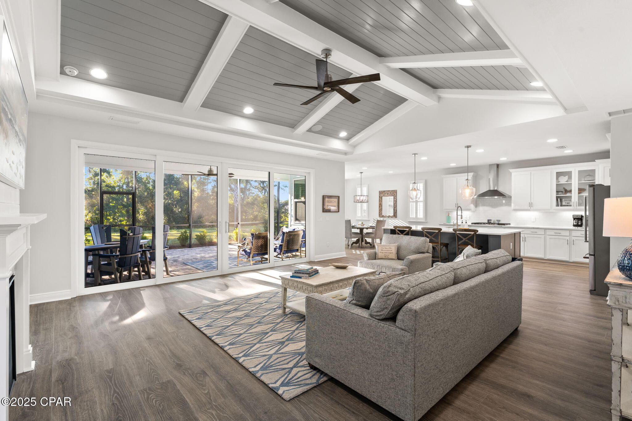 Image 11 For 8325 Fins Up Court