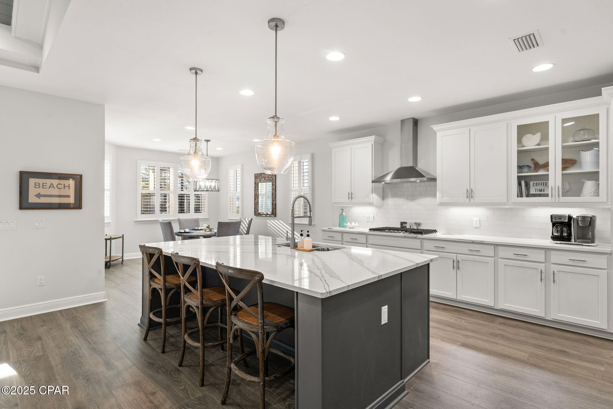 Image 12 For 8325 Fins Up Court