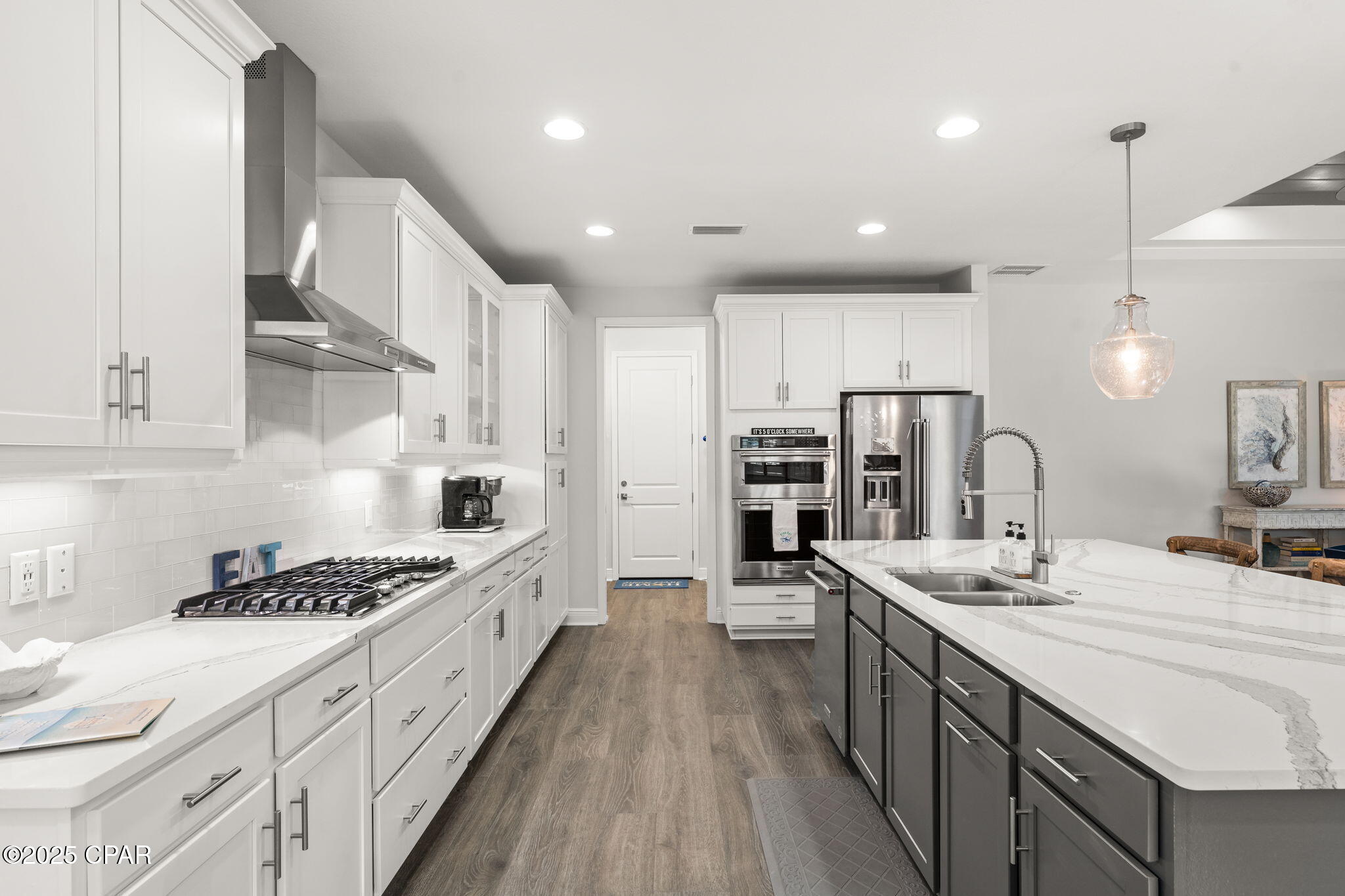 Image 15 For 8325 Fins Up Court