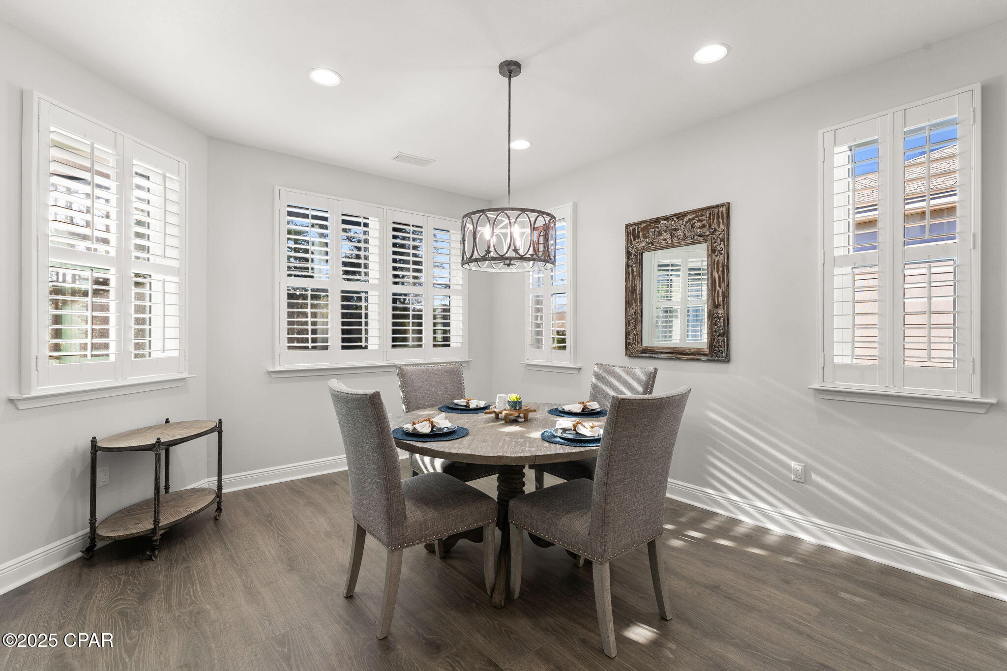 Image 18 For 8325 Fins Up Court