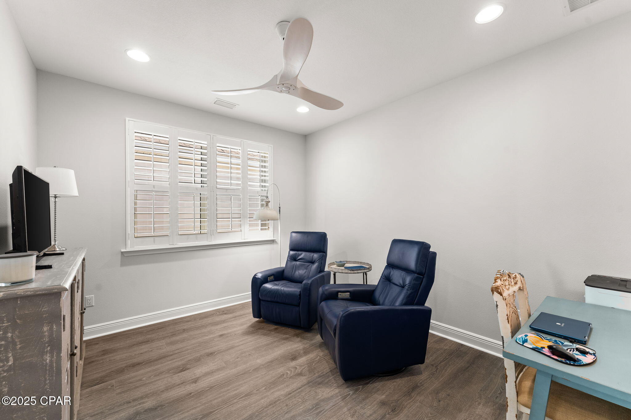 Image 24 For 8325 Fins Up Court