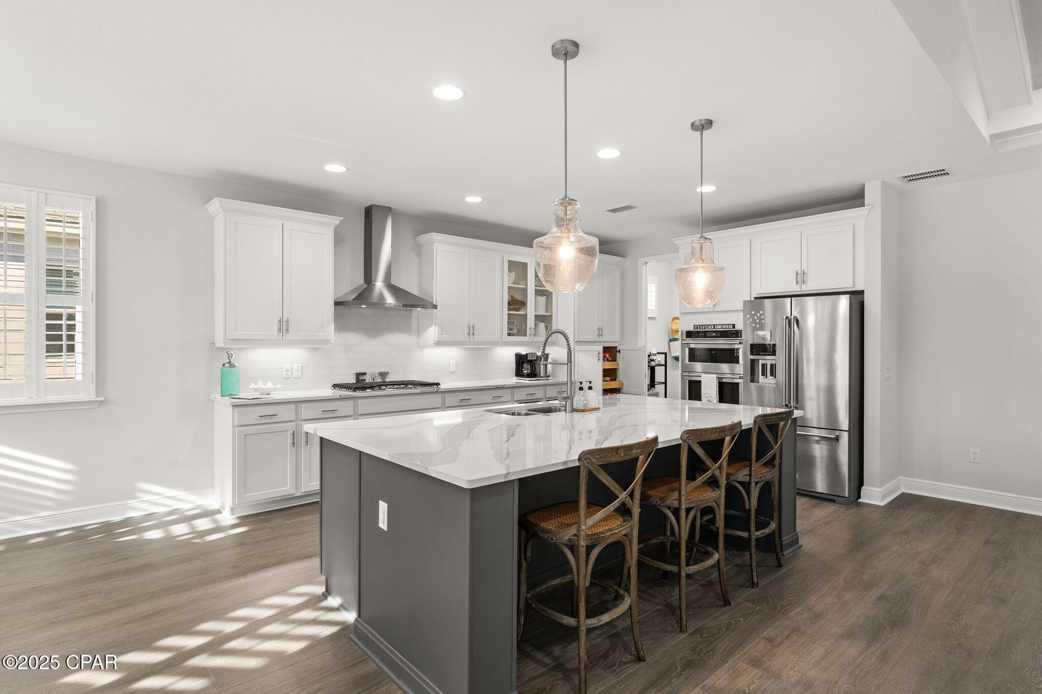 Image 6 For 8325 Fins Up Court