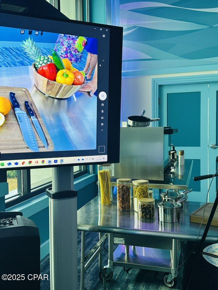 Image 67 For 8325 Fins Up Court