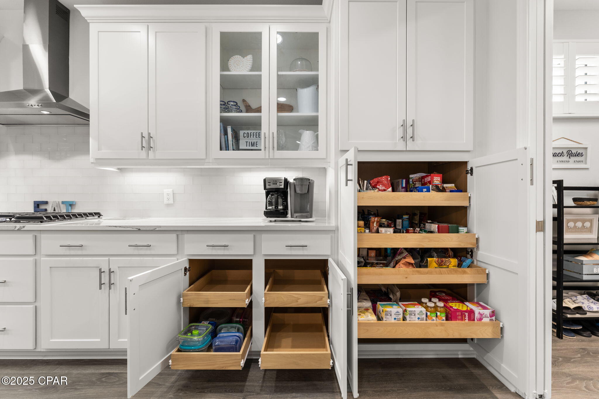 Image 7 For 8325 Fins Up Court