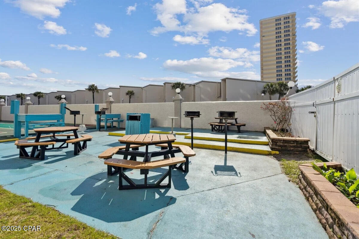 Image 43 For 8743 Thomas Drive 225