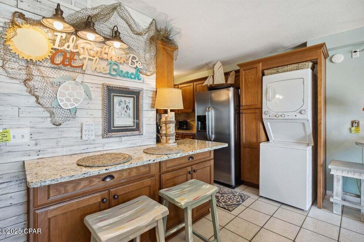 Image 7 For 8743 Thomas Drive 225