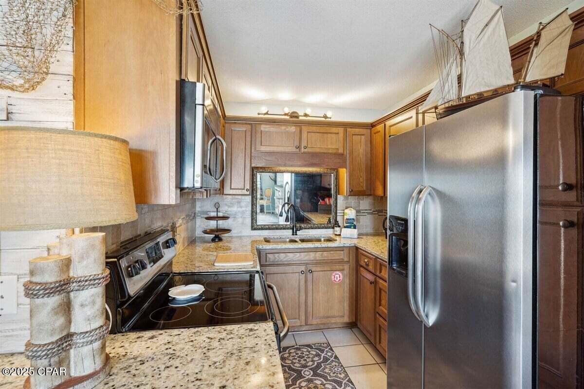 Image 8 For 8743 Thomas Drive 225