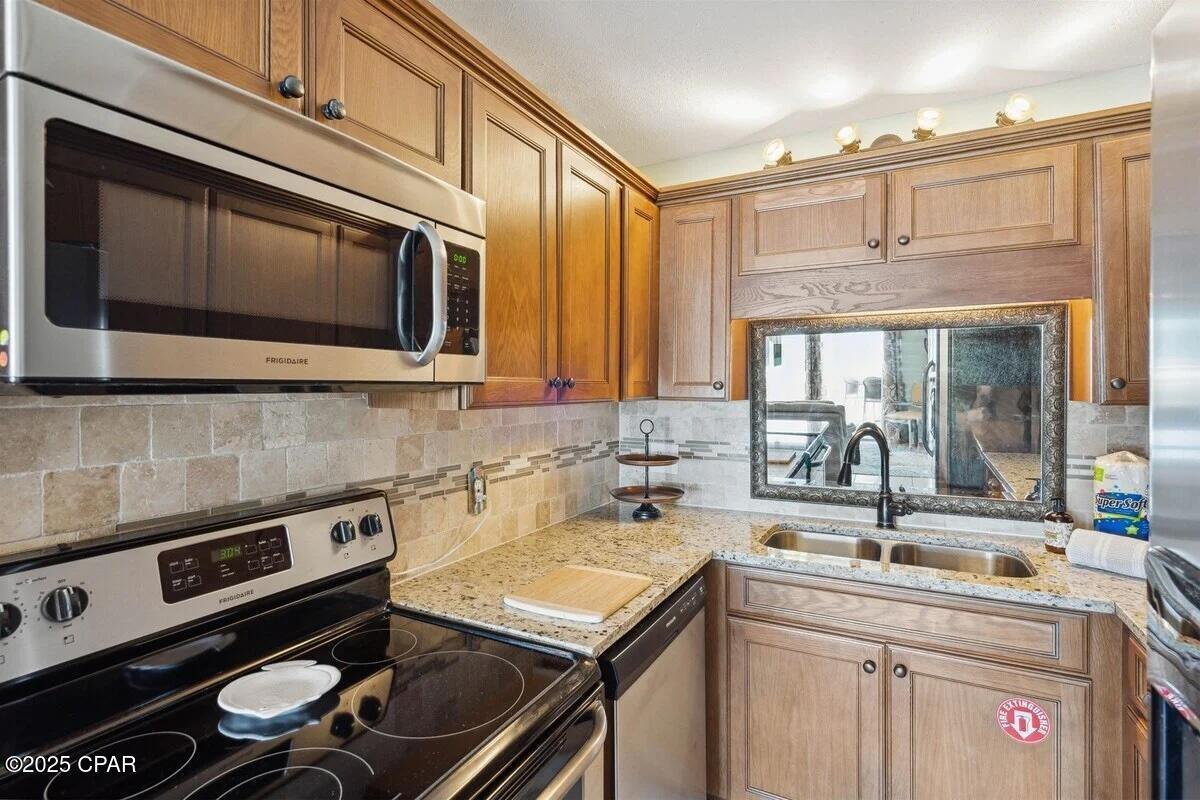 Image 9 For 8743 Thomas Drive 225