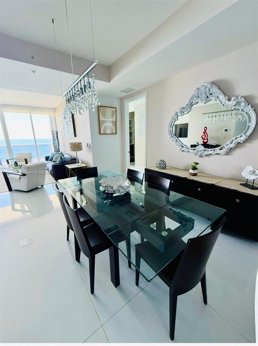 Apartamento para Alugar em Sunny Isles Beach, FL