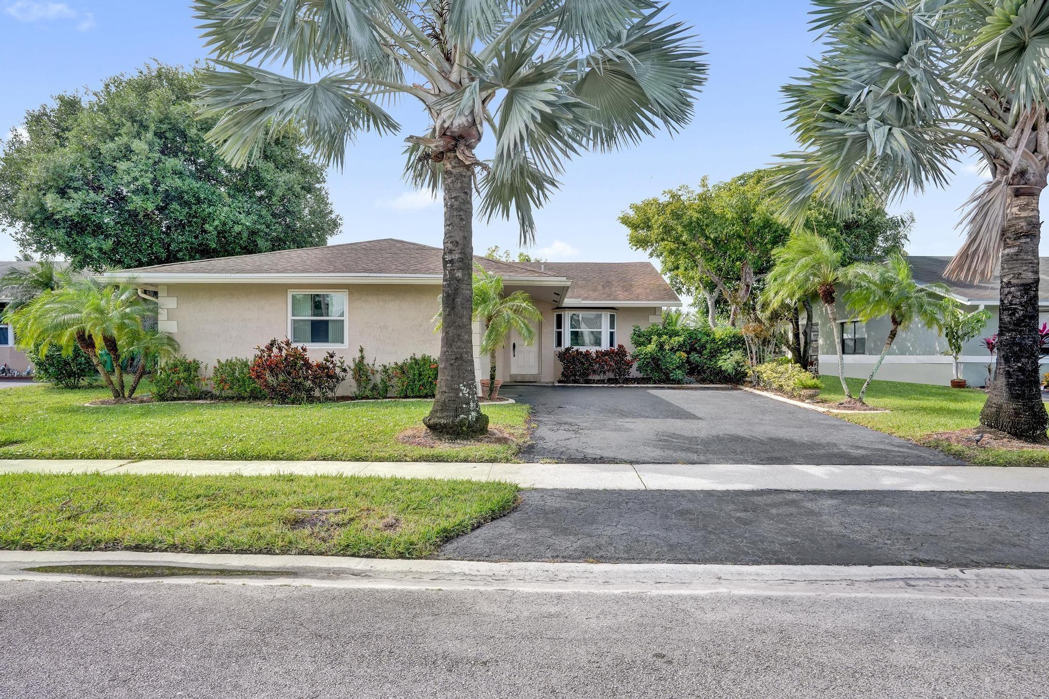 Homes for sale in Tamarac, FL | 7625 Nw 88Th Way, Tamarac, FL 33321 | MLS# F10536646