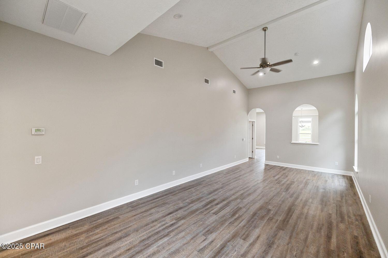 Listing photo id 13 for 2601 Country Club Drive