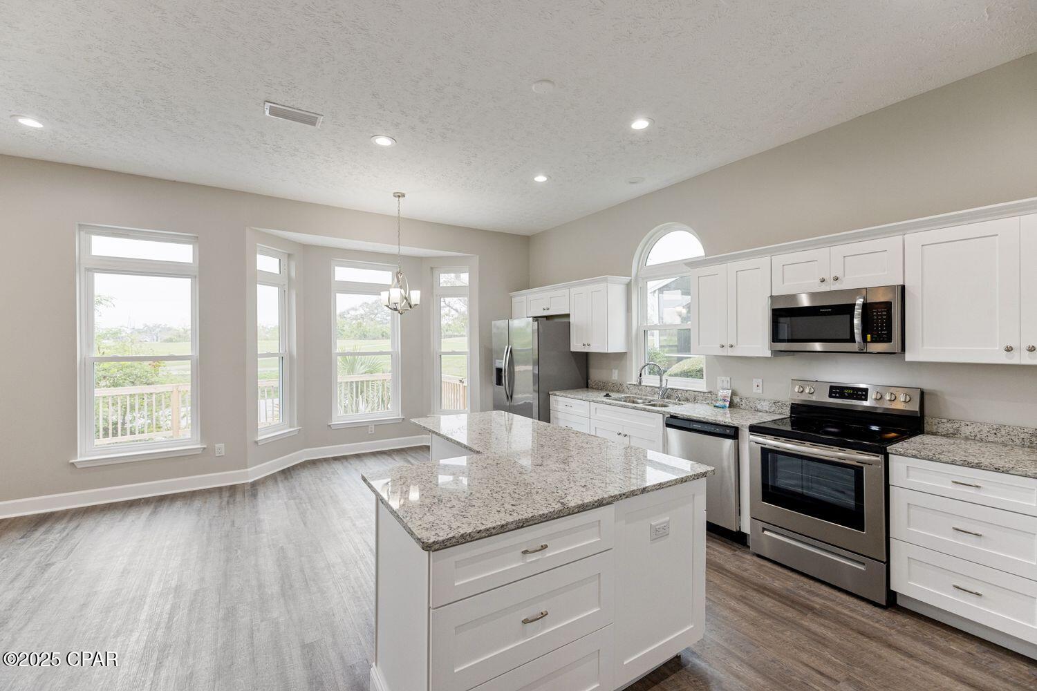 Listing photo id 24 for 2601 Country Club Drive