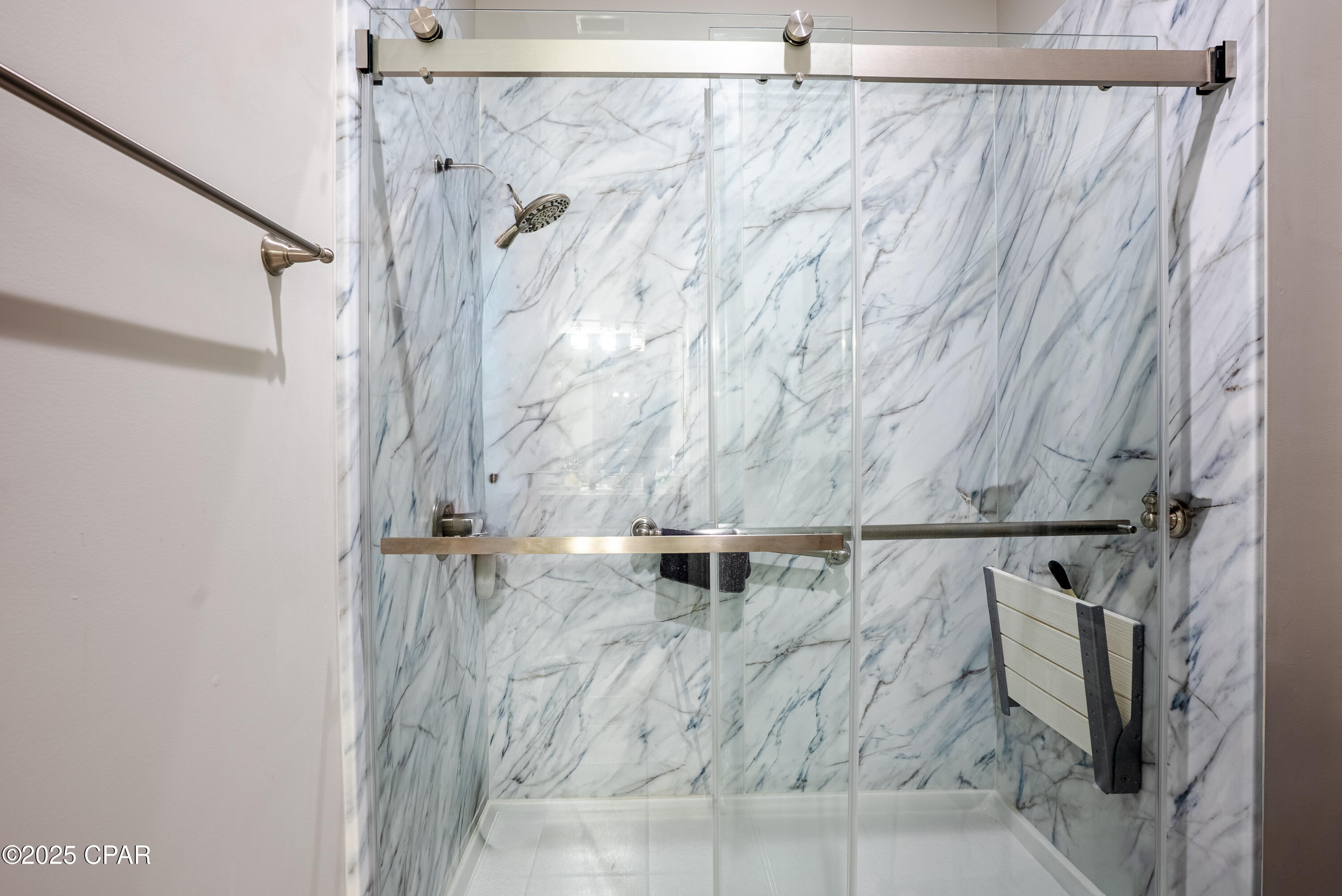 Listing photo id 31 for 2601 Country Club Drive