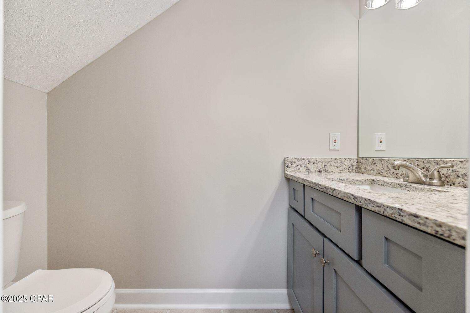 Listing photo id 33 for 2601 Country Club Drive