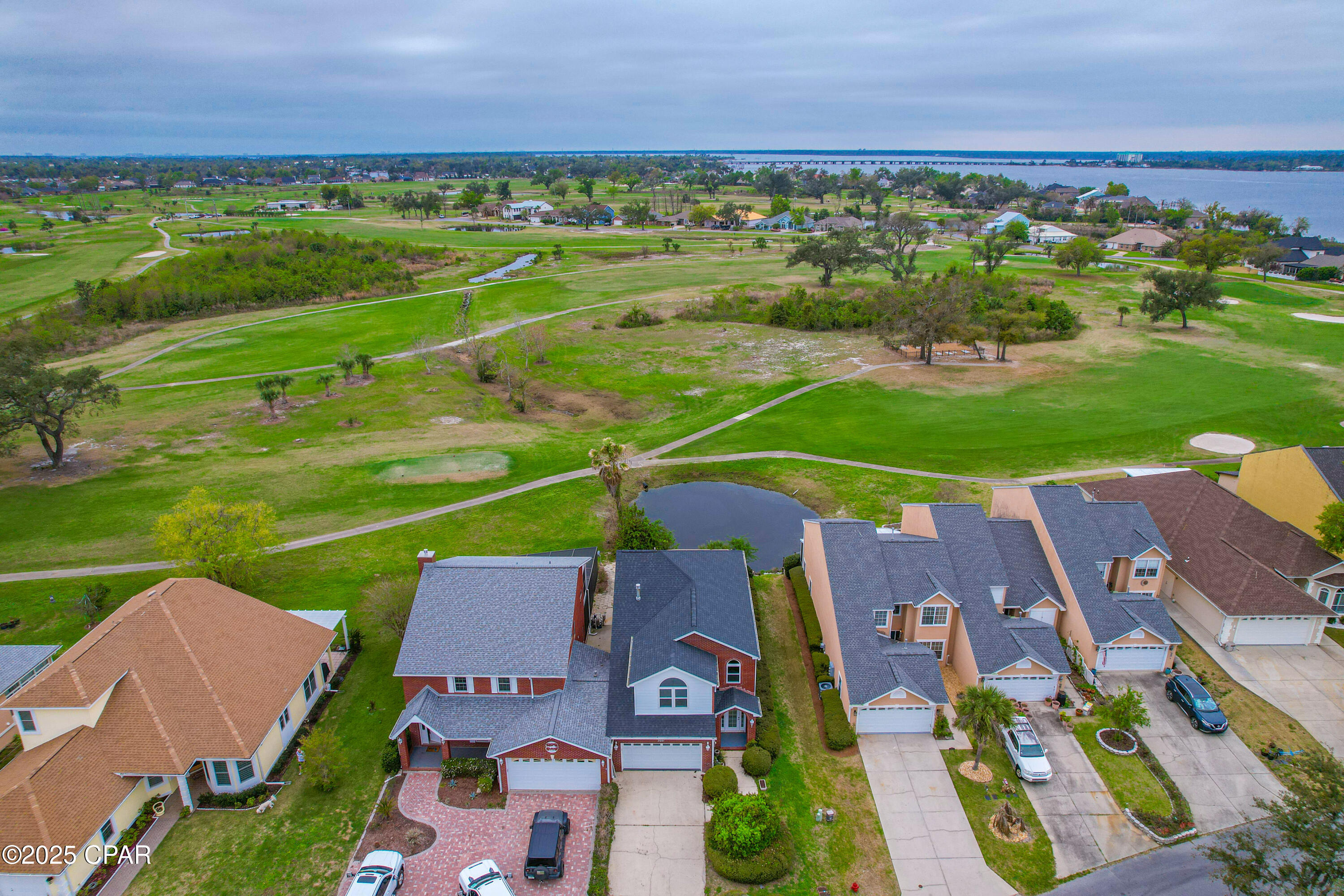 Listing photo id 36 for 2601 Country Club Drive