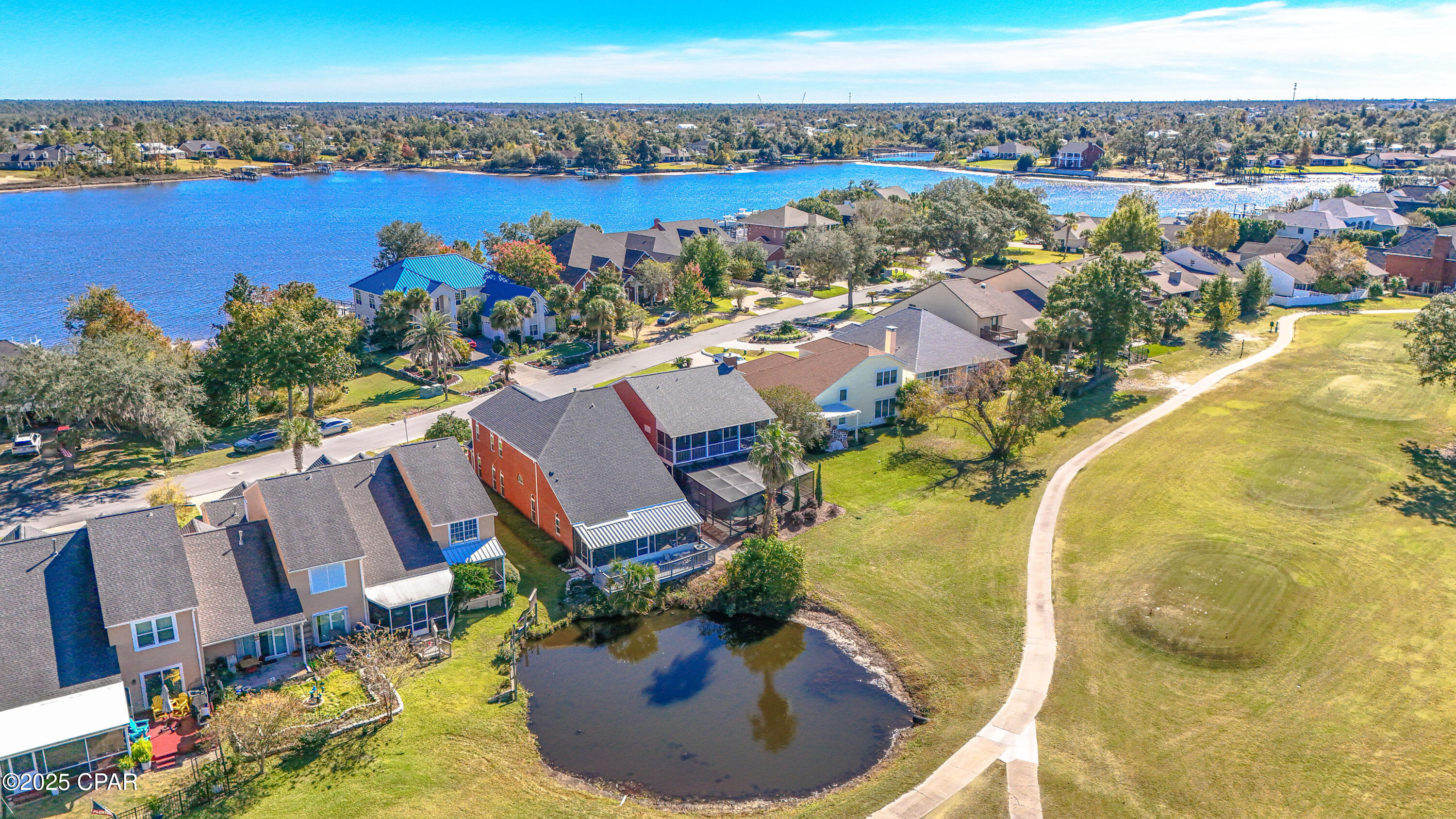 Listing photo id 4 for 2601 Country Club Drive