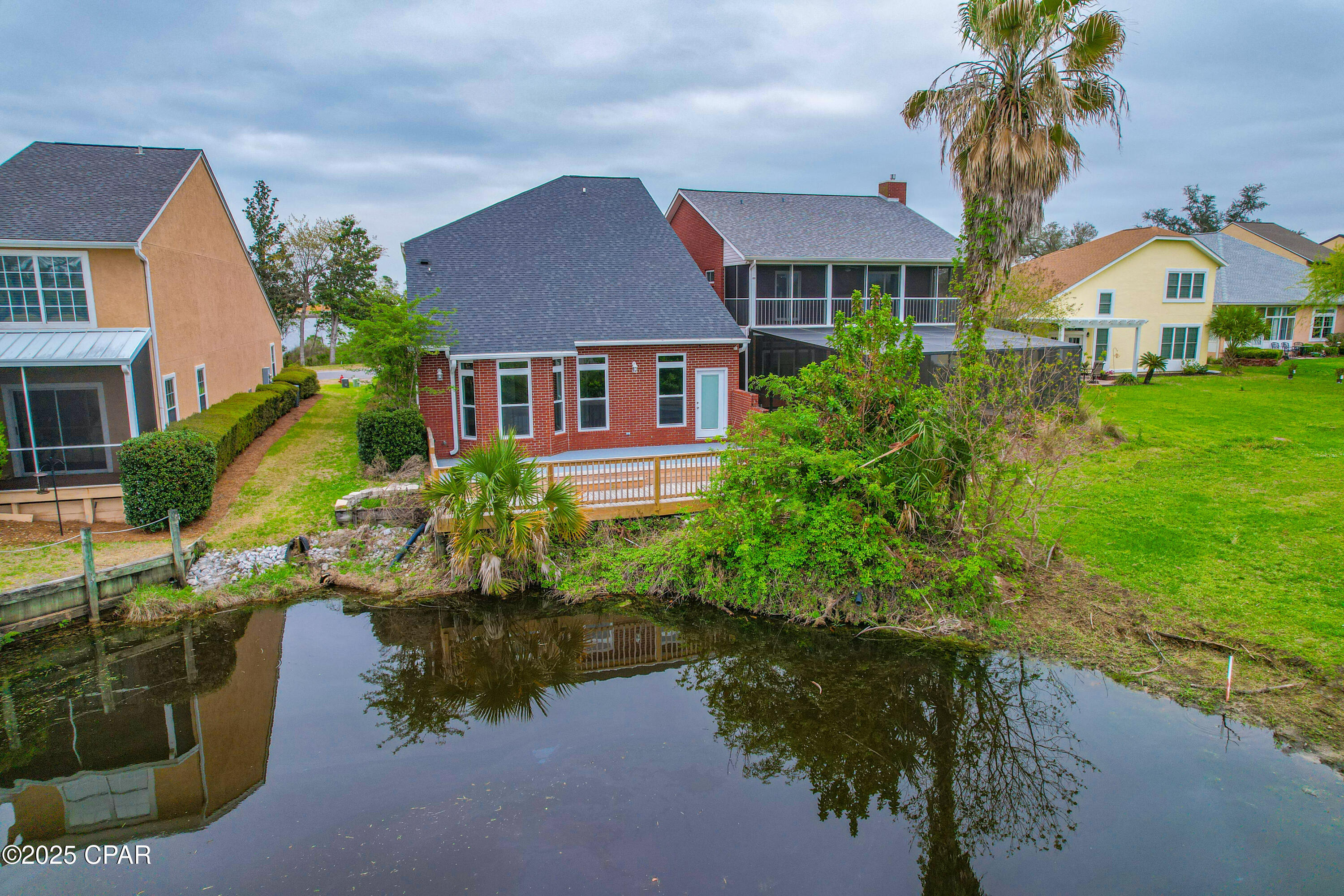 Listing photo id 40 for 2601 Country Club Drive