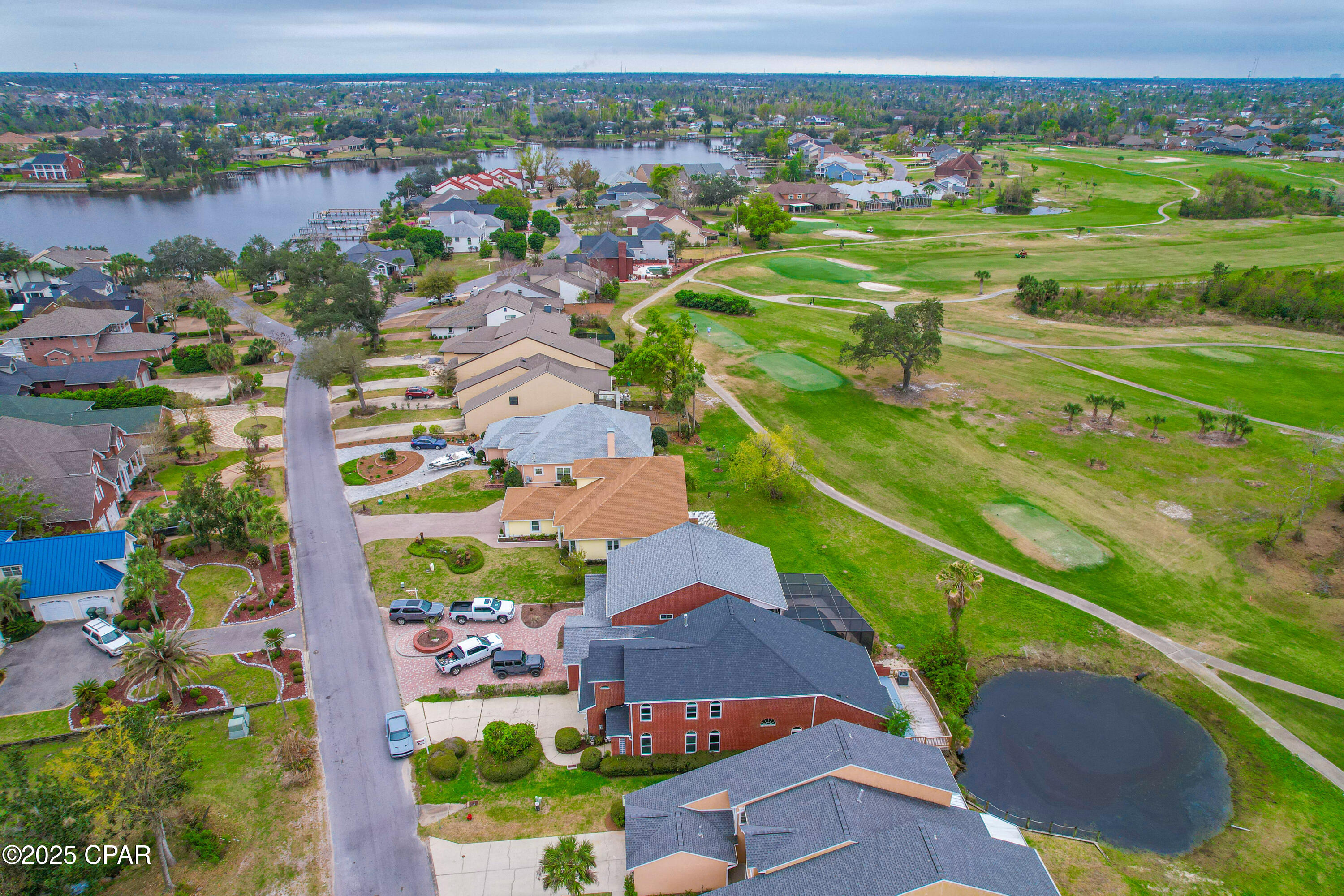 Listing photo id 43 for 2601 Country Club Drive