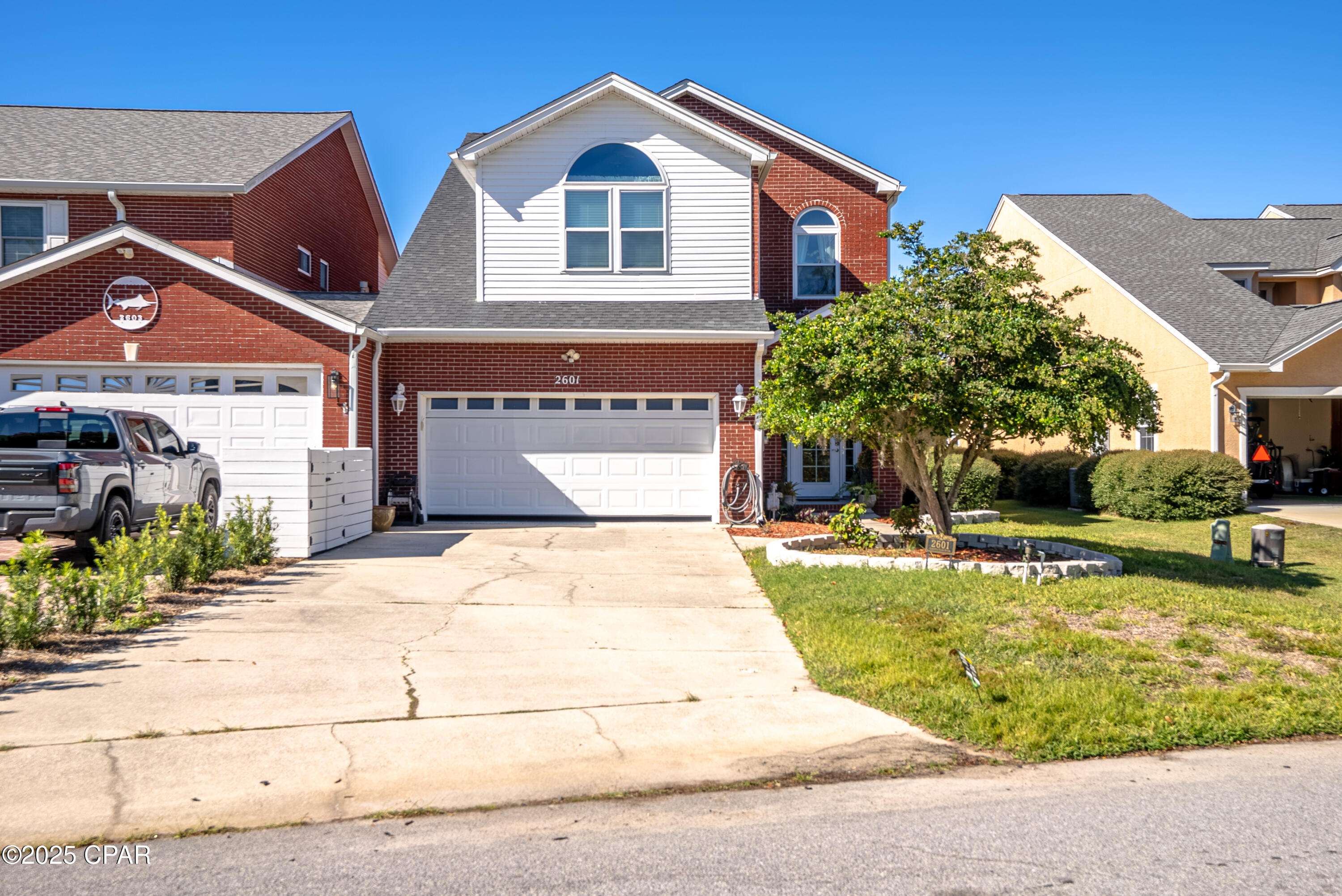 Listing photo id 5 for 2601 Country Club Drive