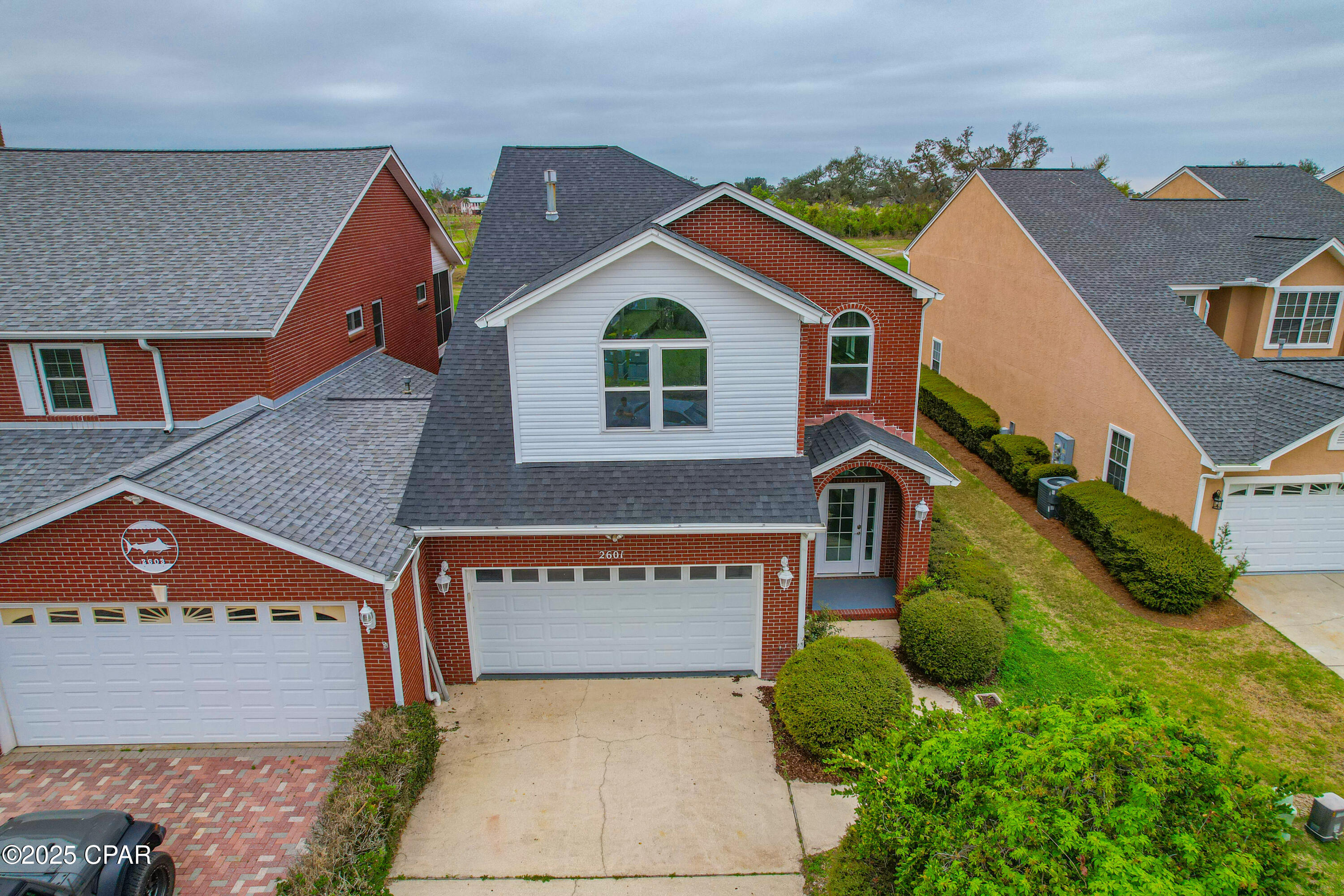 Listing photo id 6 for 2601 Country Club Drive