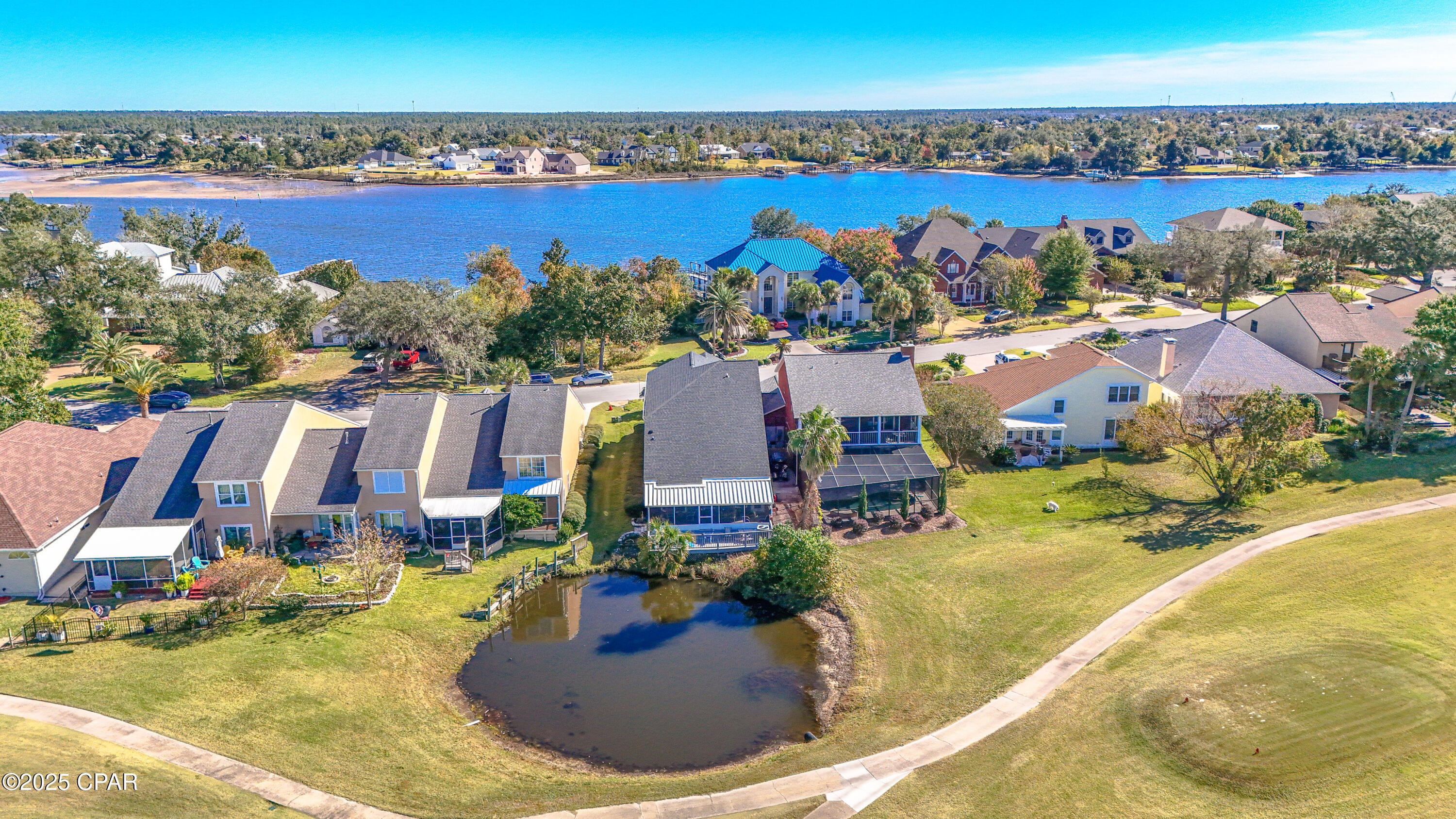 Listing photo id 65 for 2601 Country Club Drive