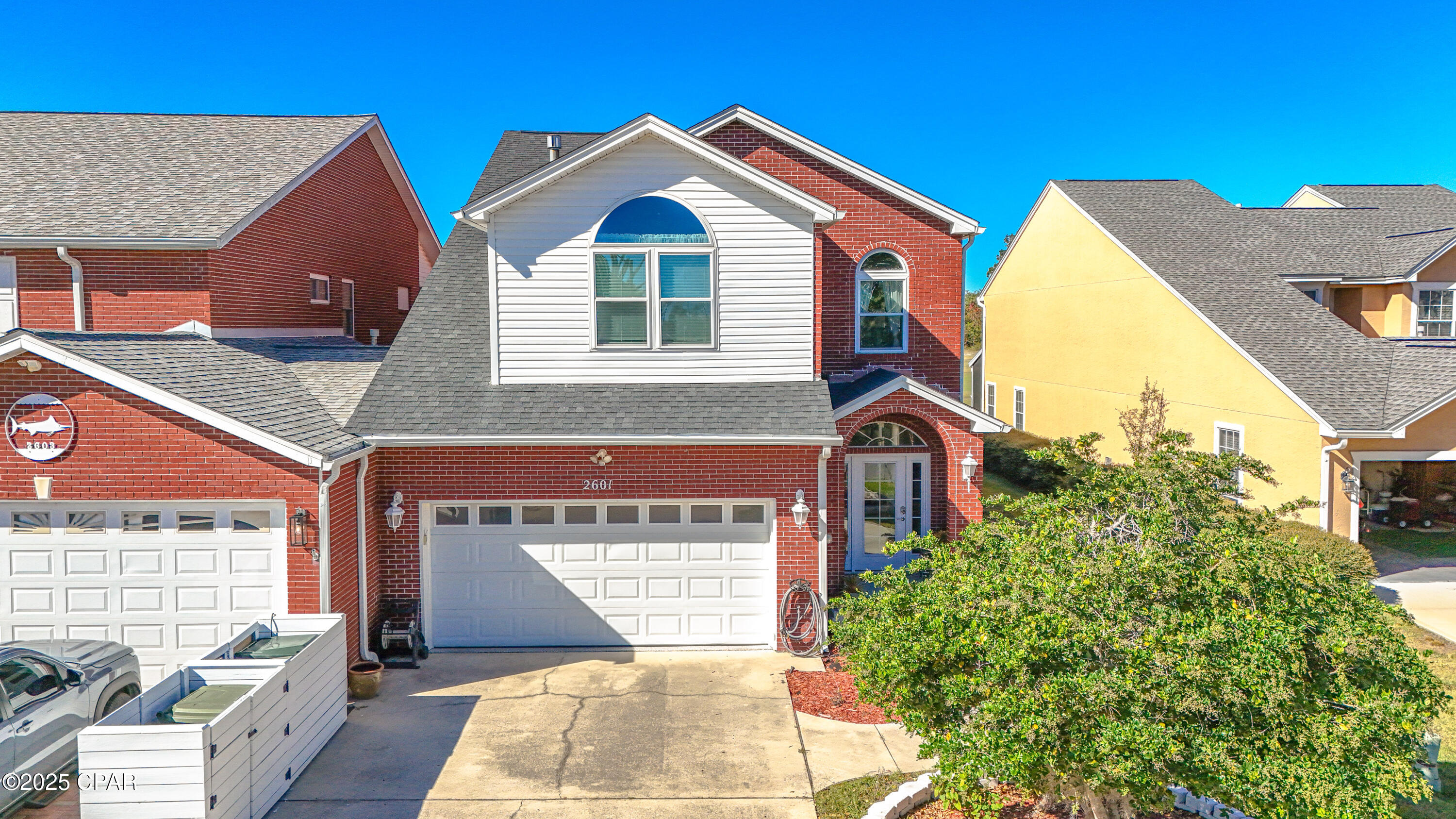 Listing photo id 74 for 2601 Country Club Drive