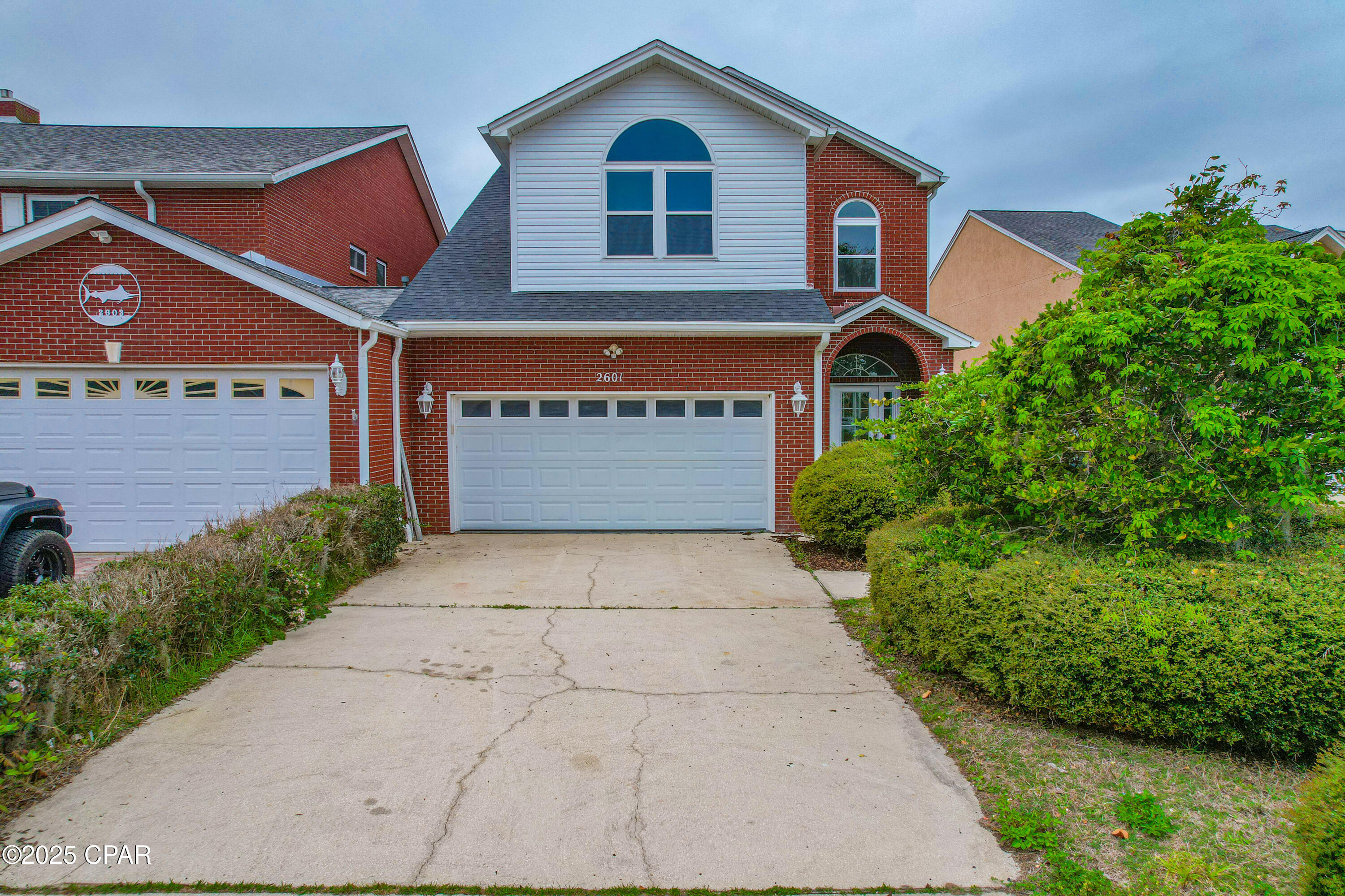 Listing photo id 8 for 2601 Country Club Drive