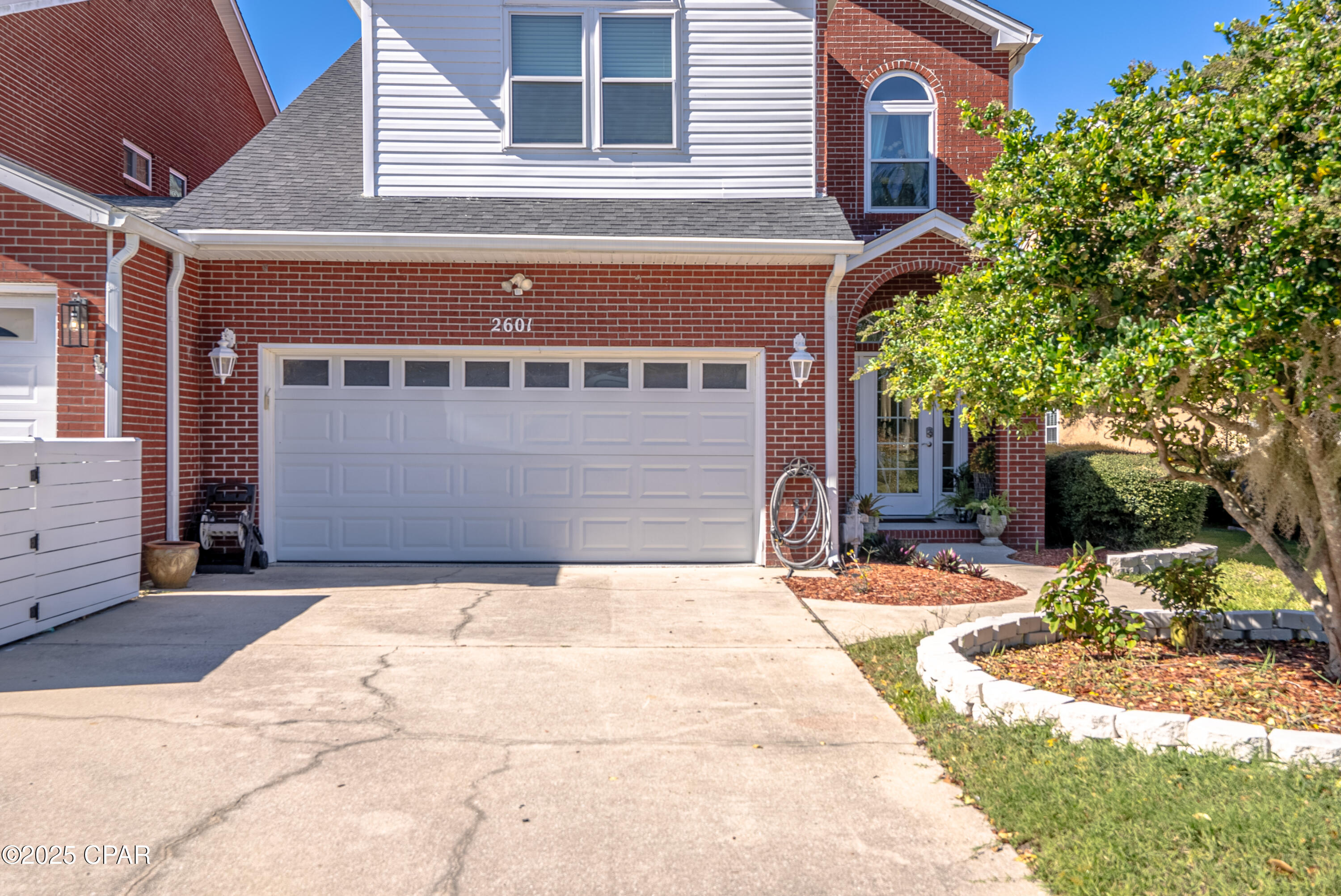 Listing photo id 81 for 2601 Country Club Drive