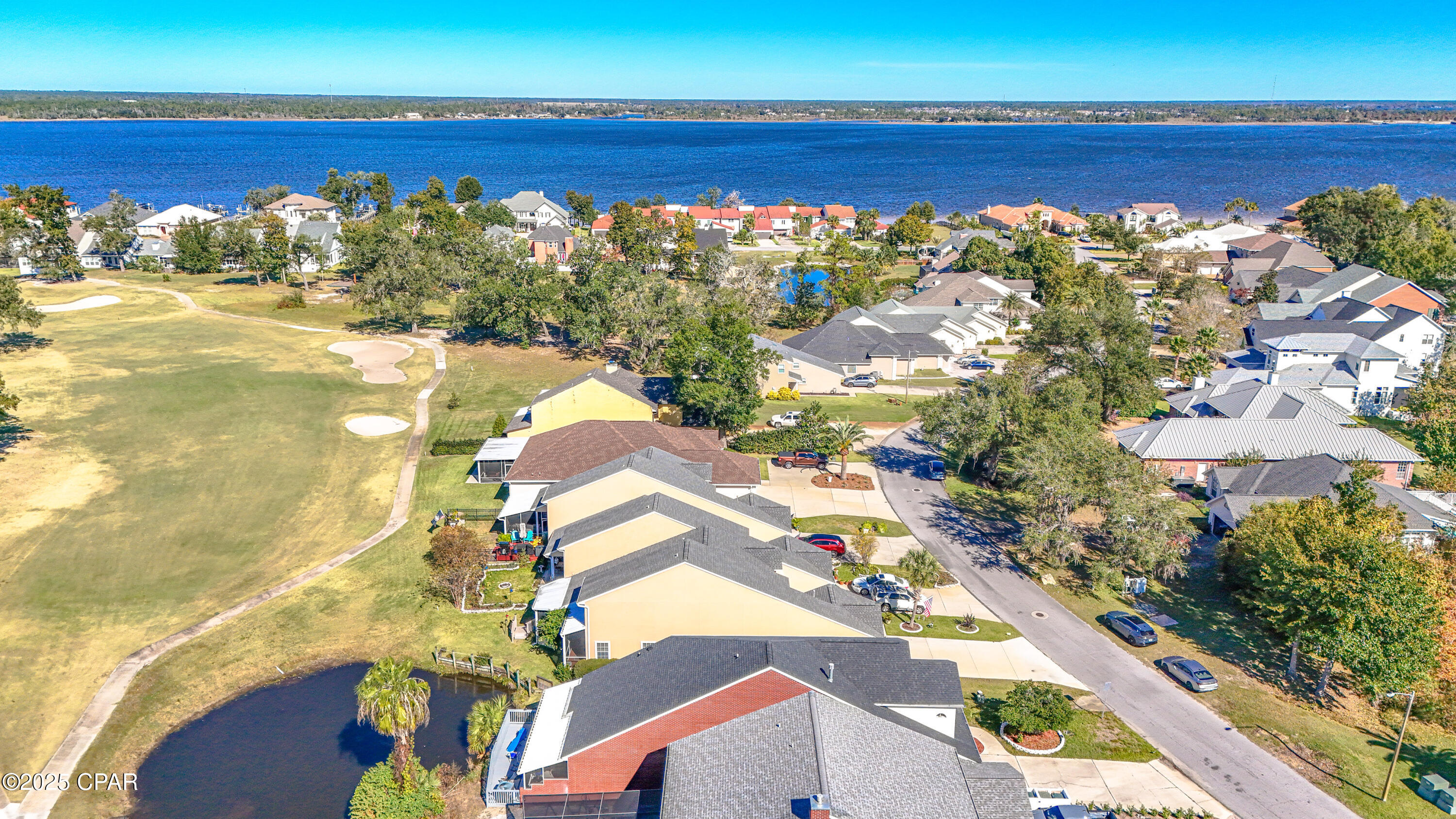 Listing photo id 84 for 2601 Country Club Drive