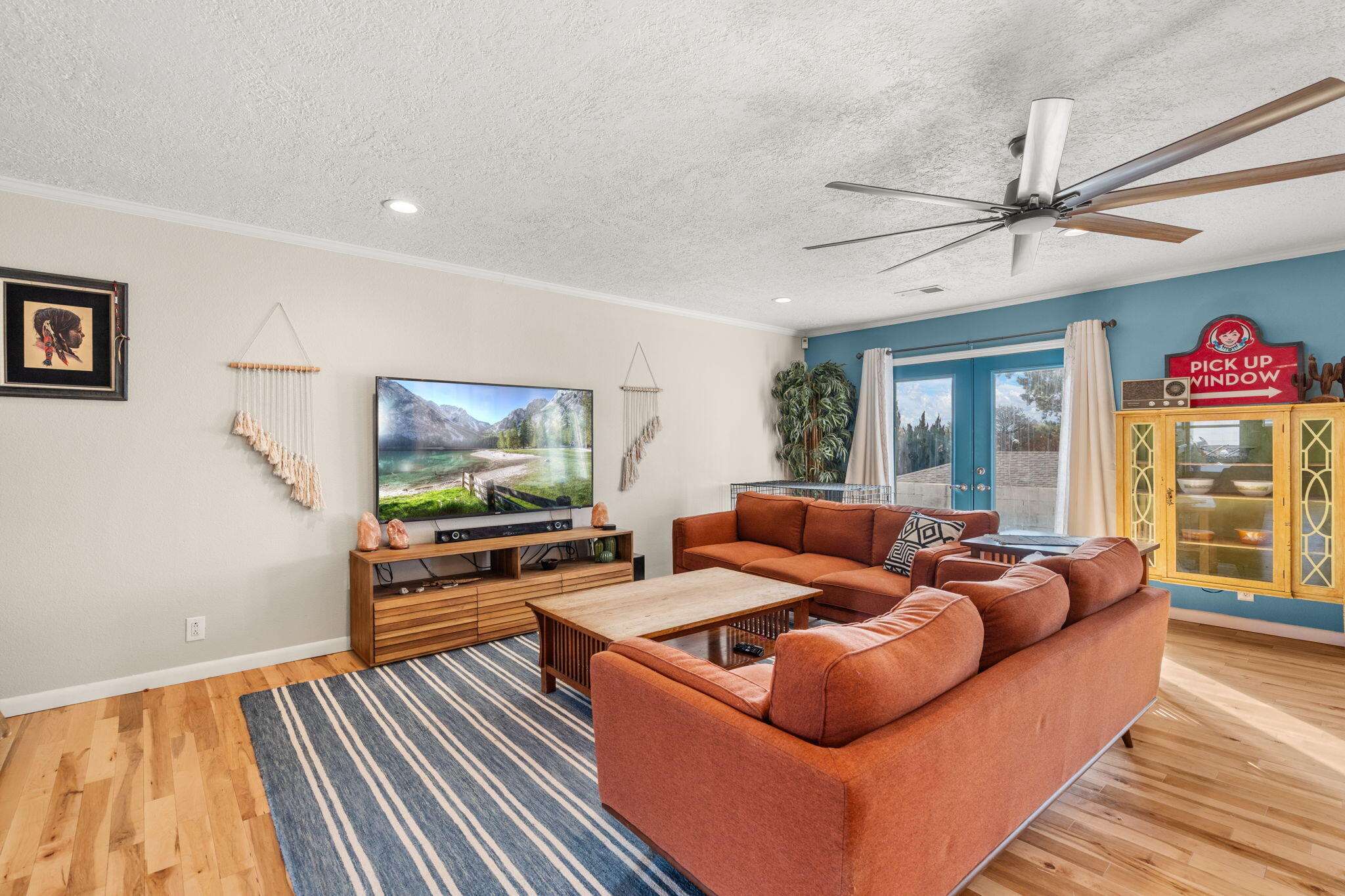 5345 Revi Don Drive NE Living Room