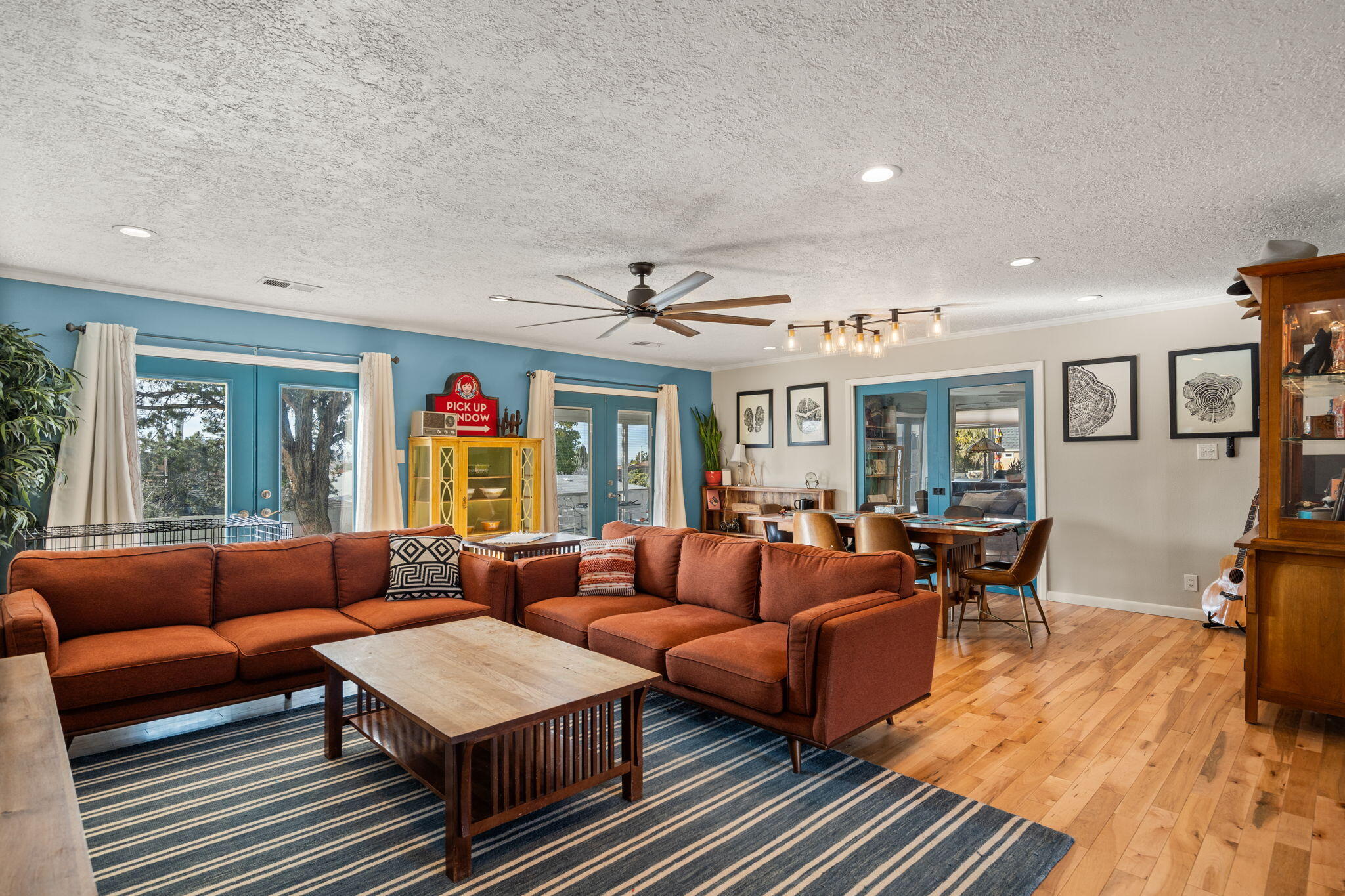 5345 Revi Don Drive NE Living Room