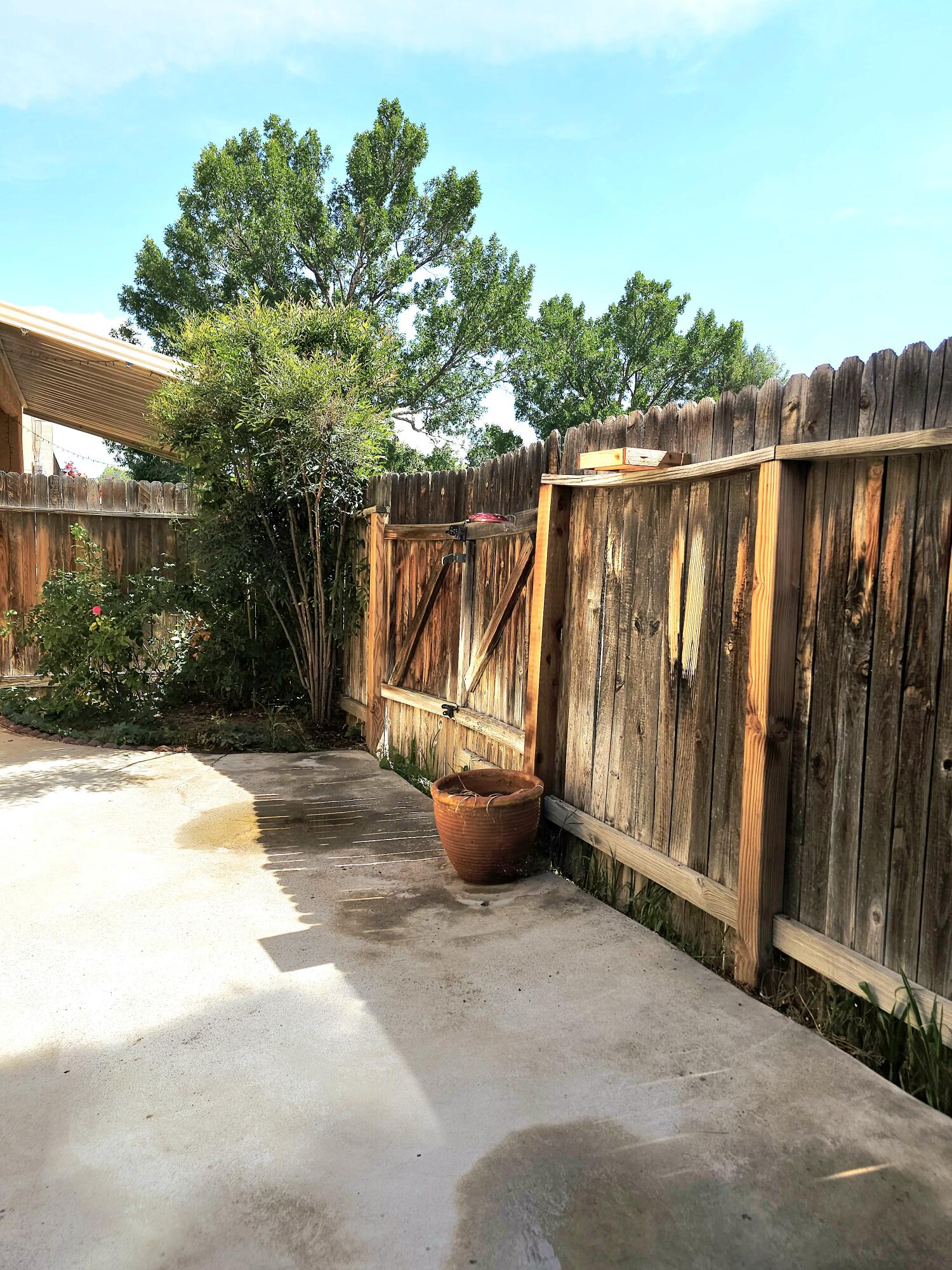 6104 Osuna Road NE Backyard